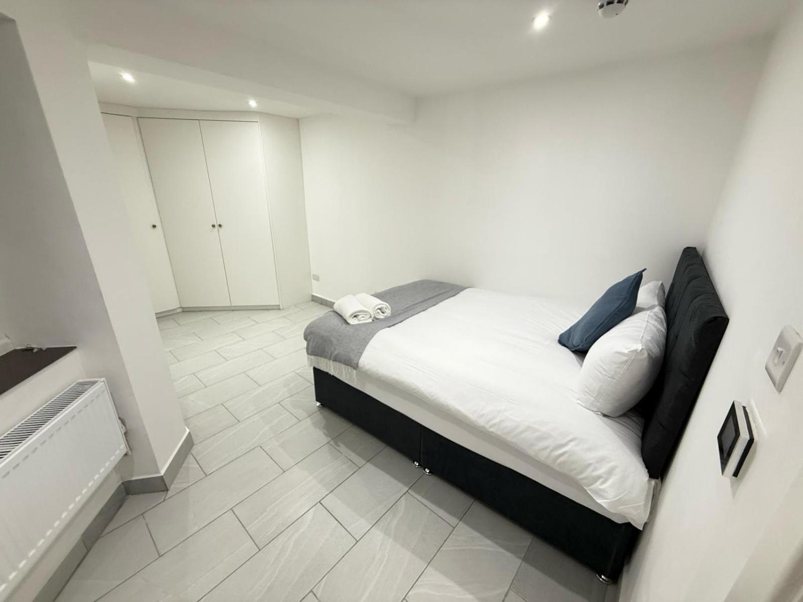 Bell Street 2 Bedroom Flat B *
