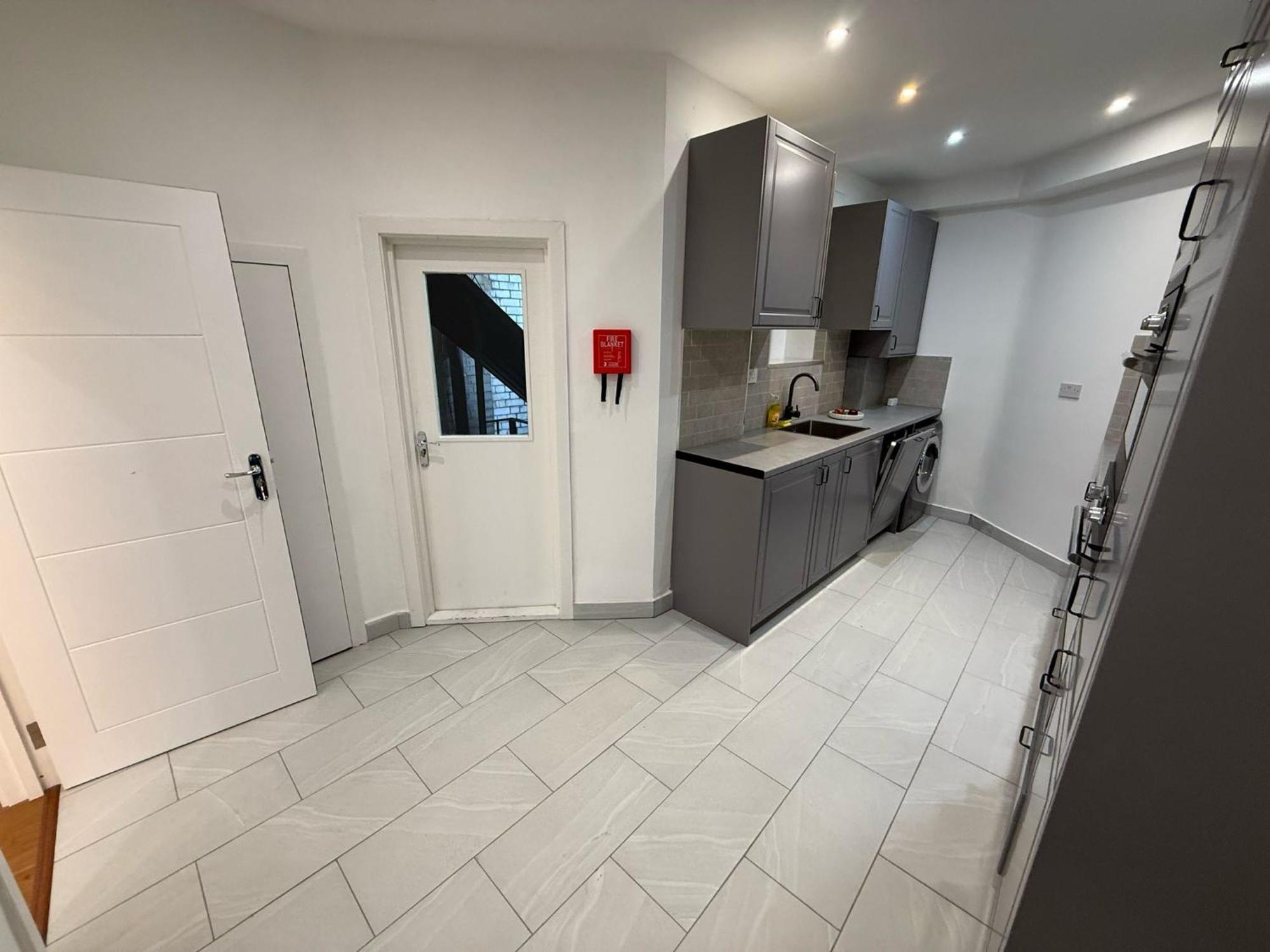 Bell Street 2 Bedroom Flat B *