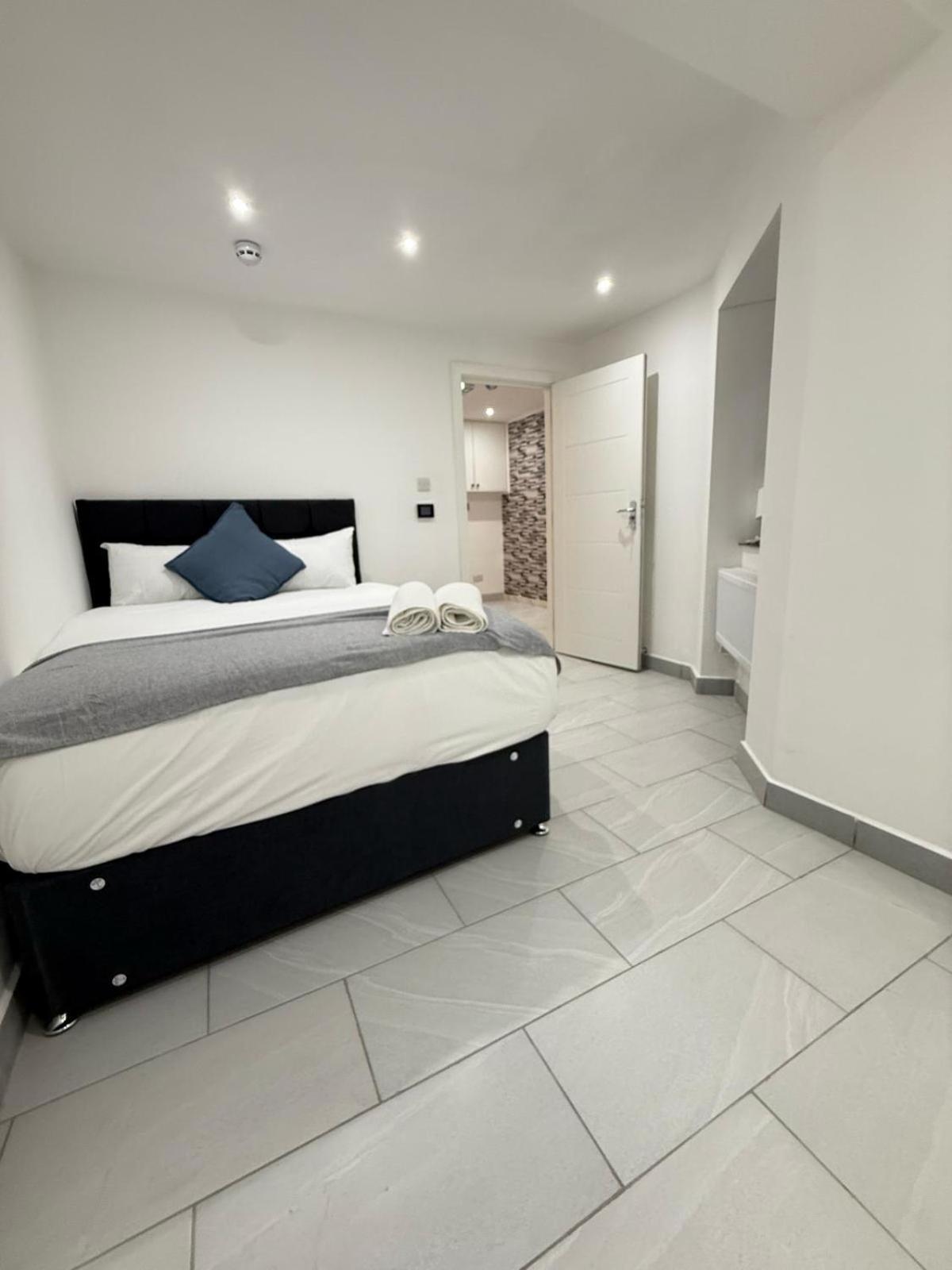 Bell Street 2 Bedroom Flat B *