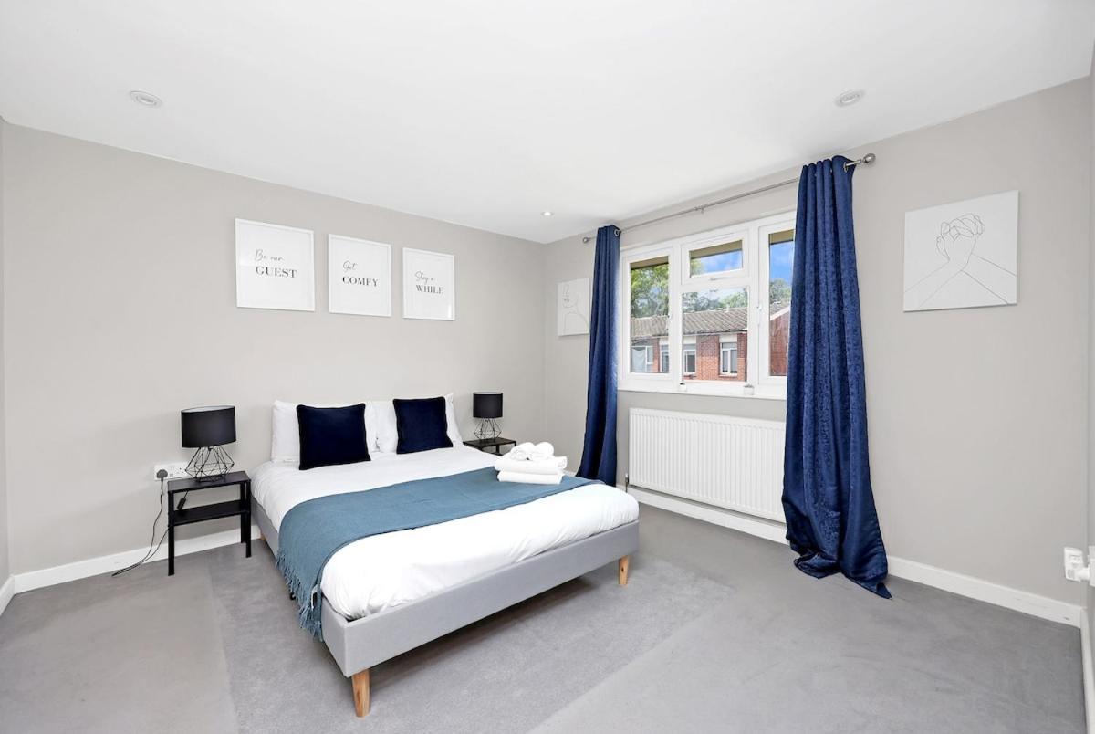 Large 4-bedroom House In Greenwich With Parking *