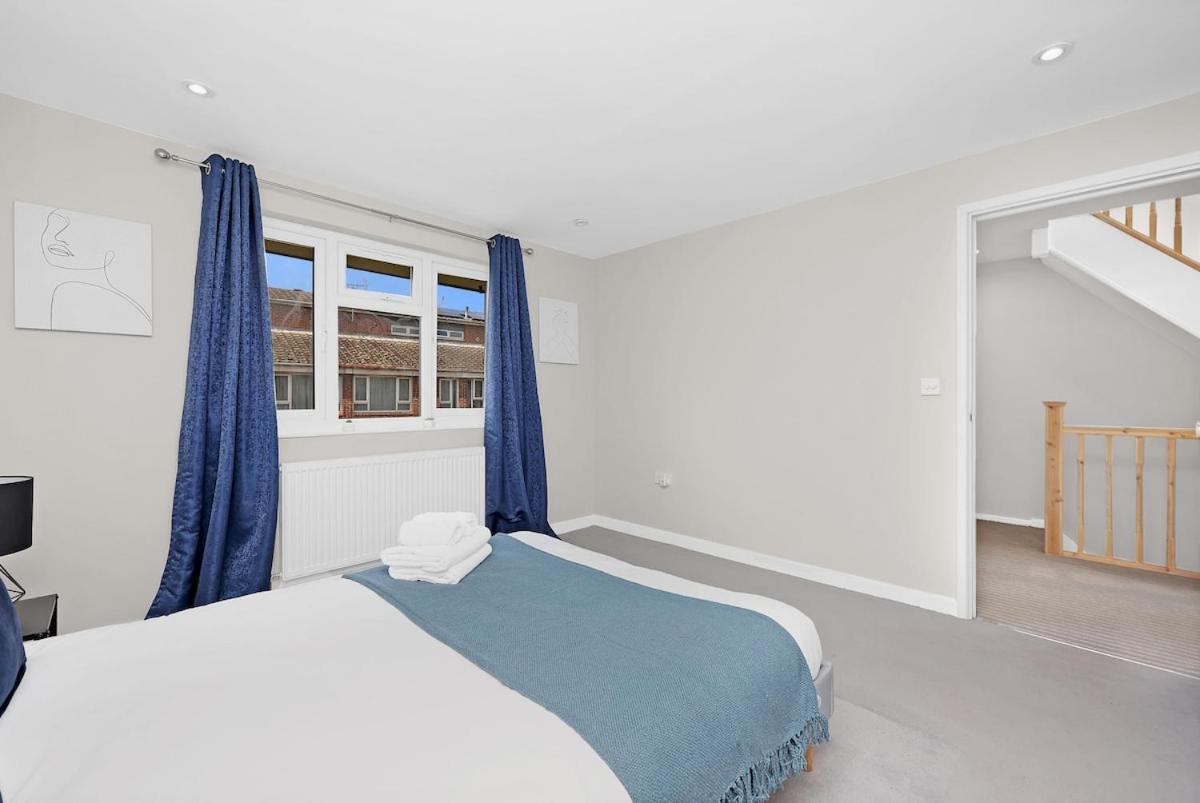 Large 4-bedroom House In Greenwich With Parking Appartement