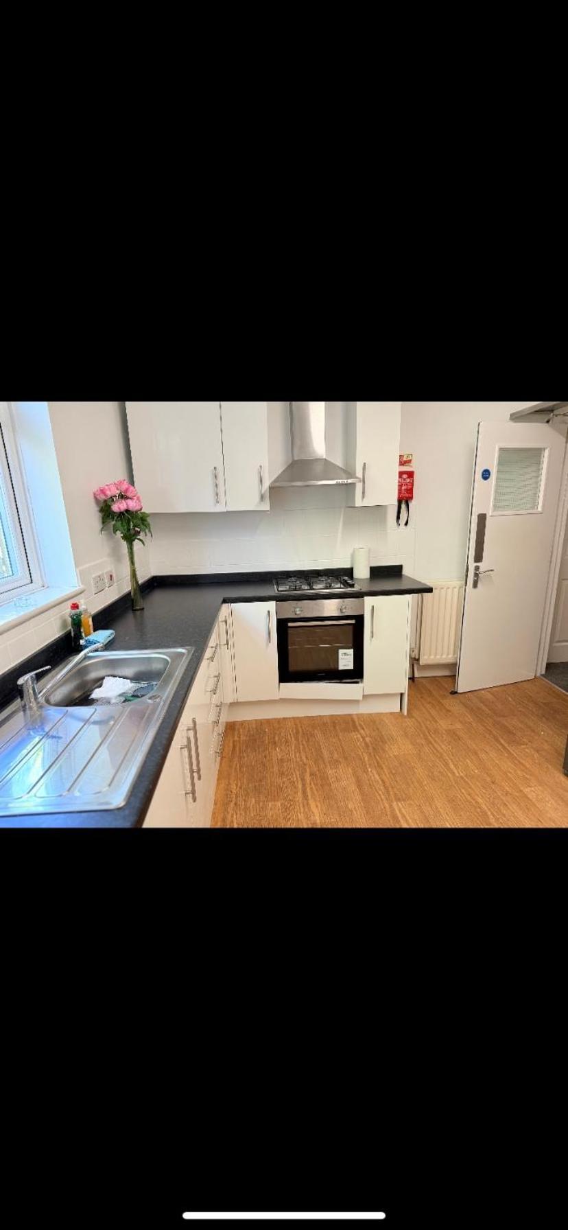 Spacious 5-bedroom House Close To Station Casa de Férias Londres