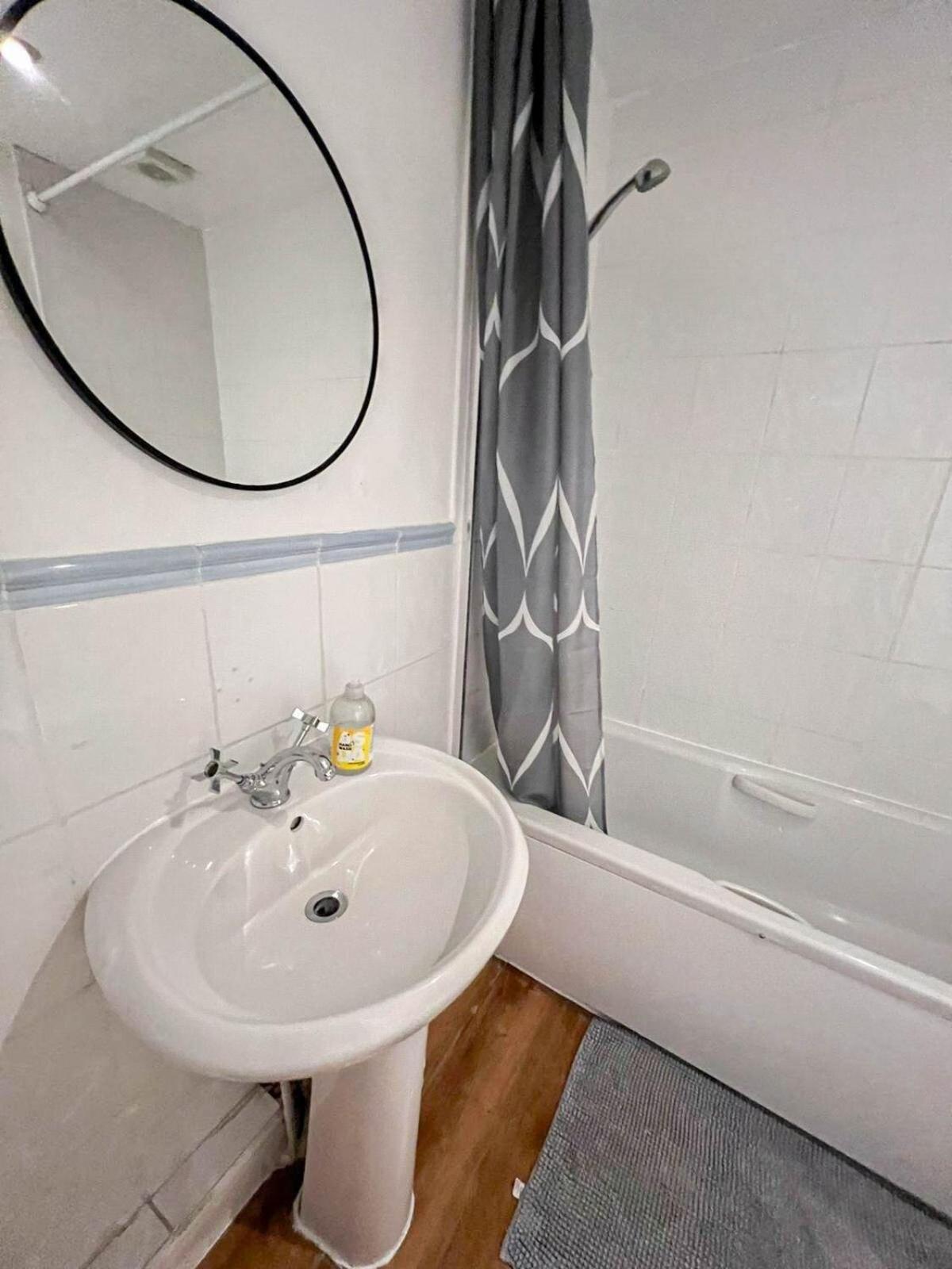 Appartement Lovely 1 Bedroom Flat In West Kensington London, Shepherd's Bush Londen