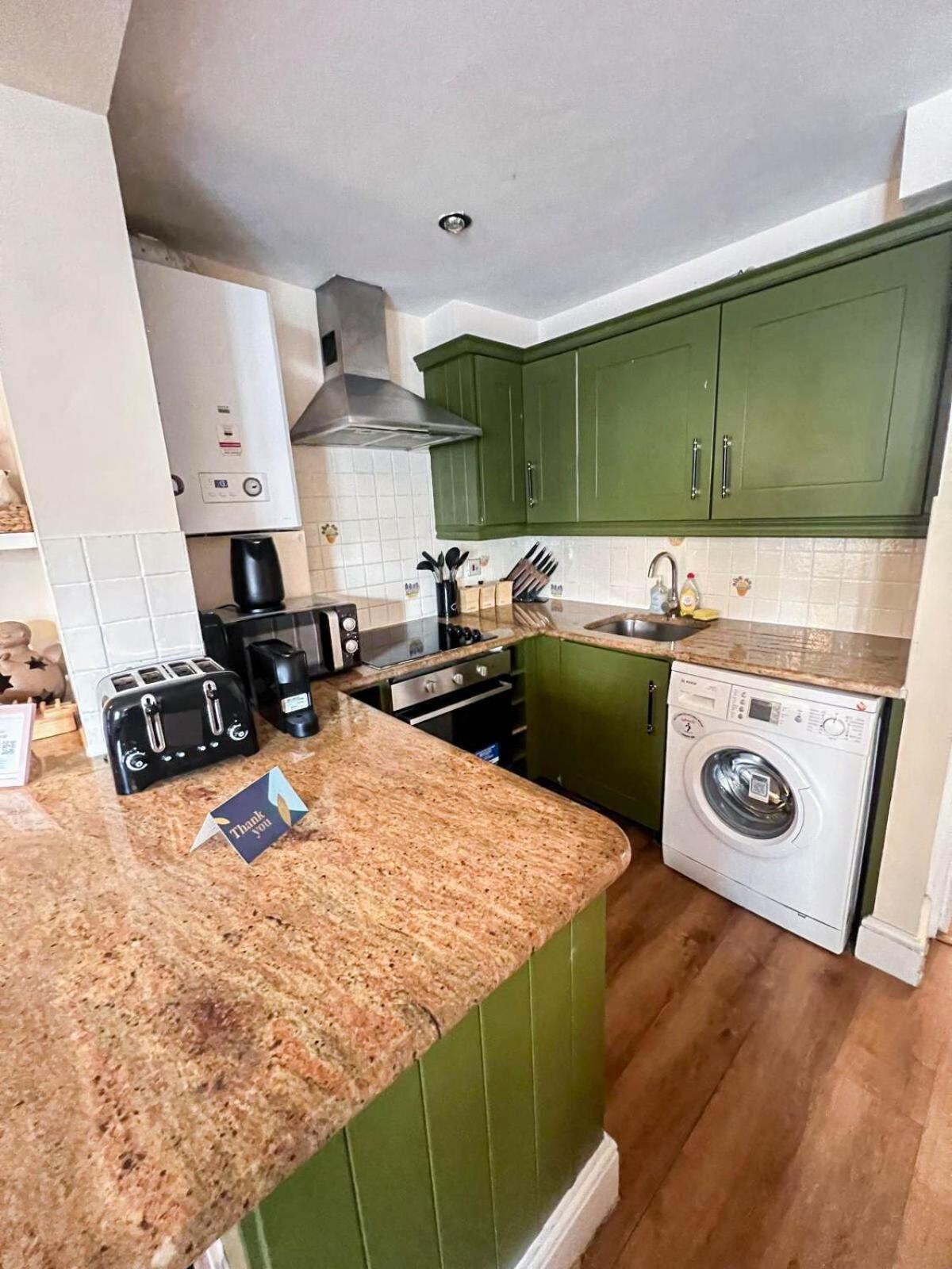Lovely 1 Bedroom Flat In West Kensington London, Shepherd's Bush * Londen