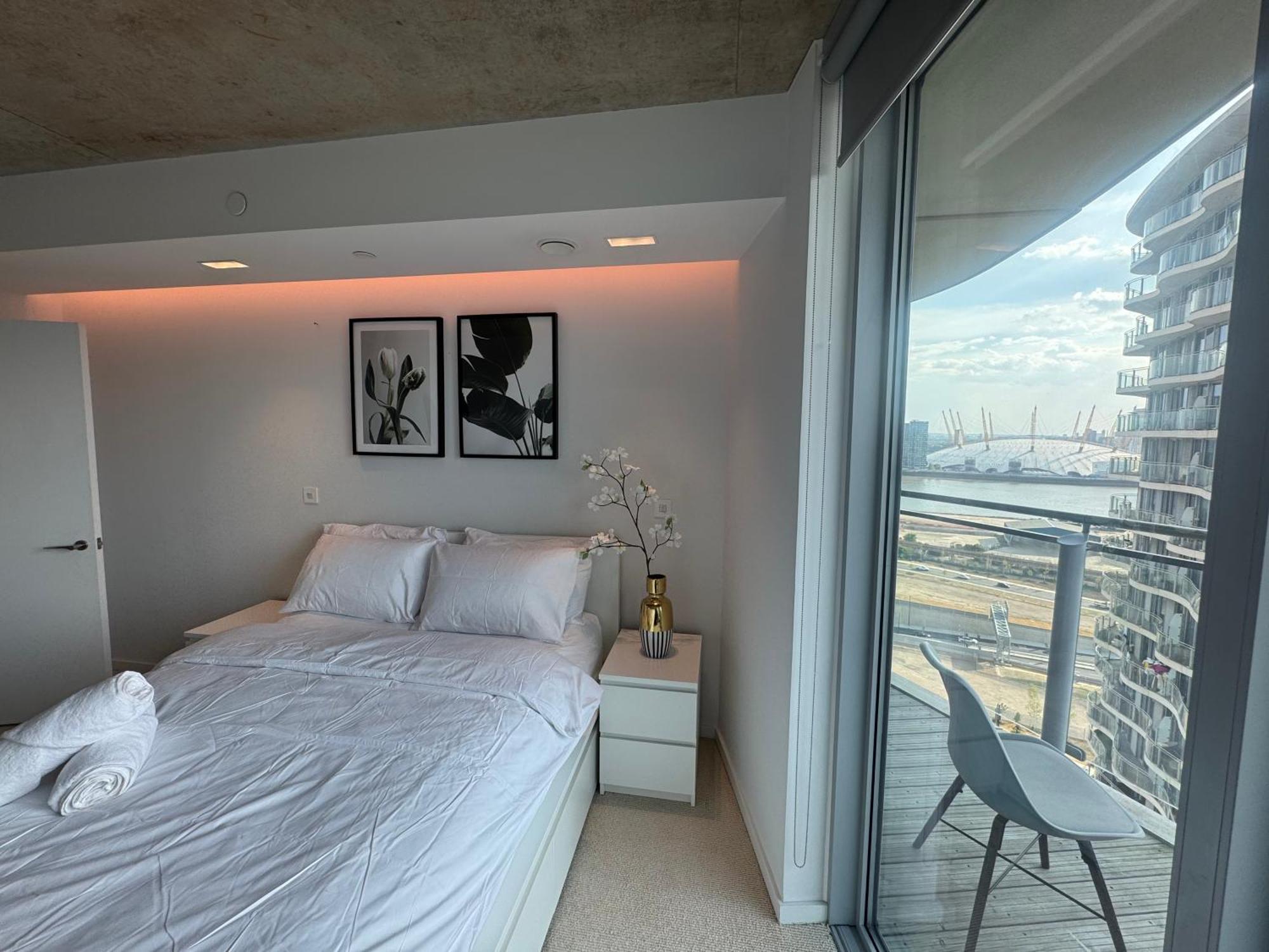 Apartamento The Heights At Riverline O2 View & Ac Londres