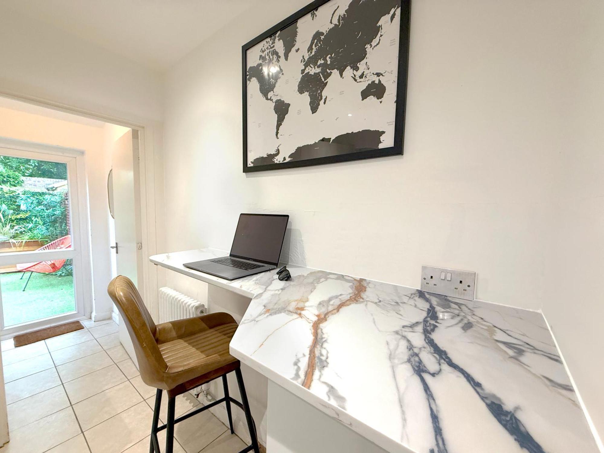 Stylish Kennington Near Tube With King Bed And Garden