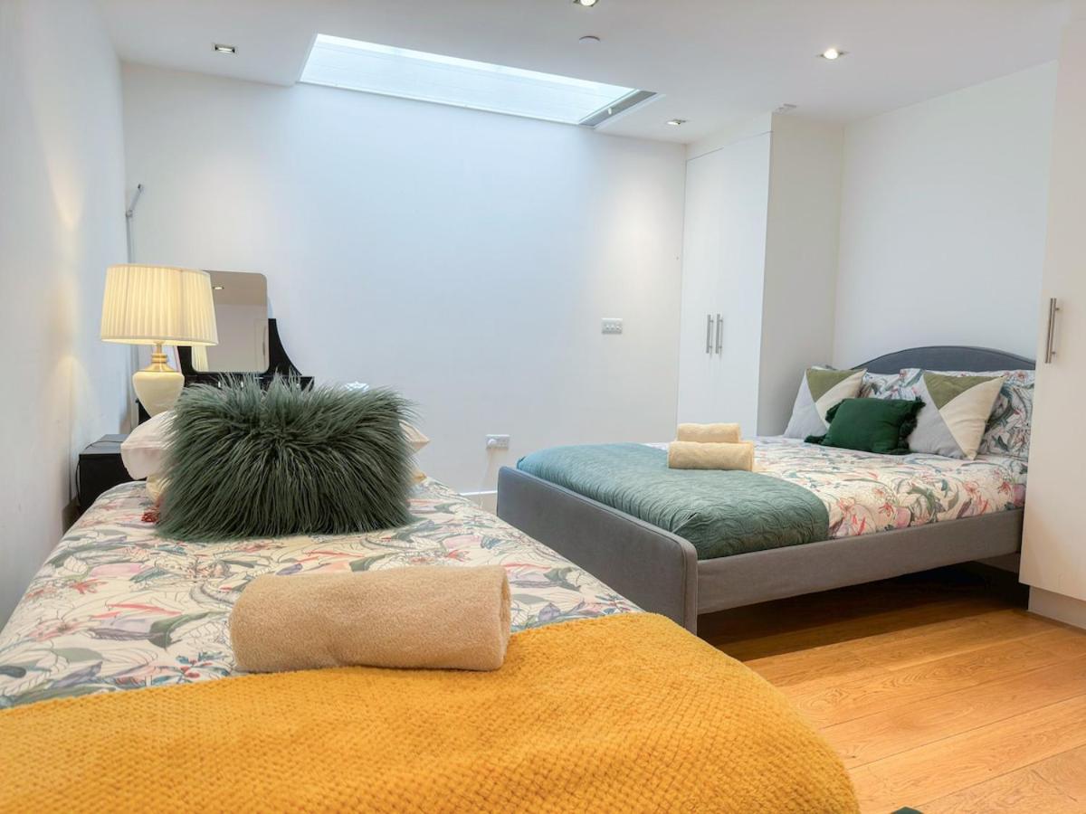 Spacious 3-bedroom Flat In Holloway With Unique Patio With Free Wi-fi Appartement Londres