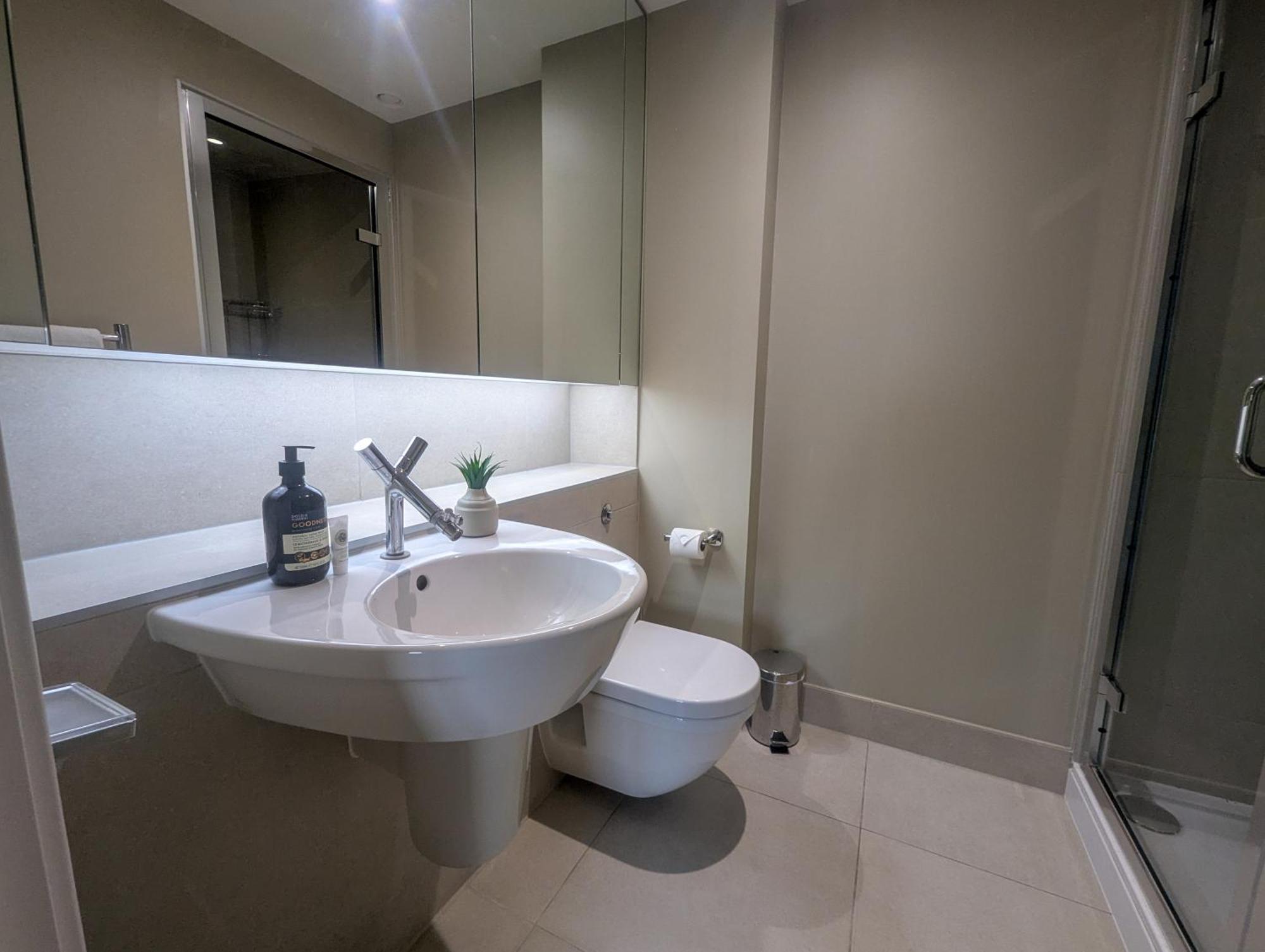 Apartamento Estatesmen Chelsea Bridge Flat Londres