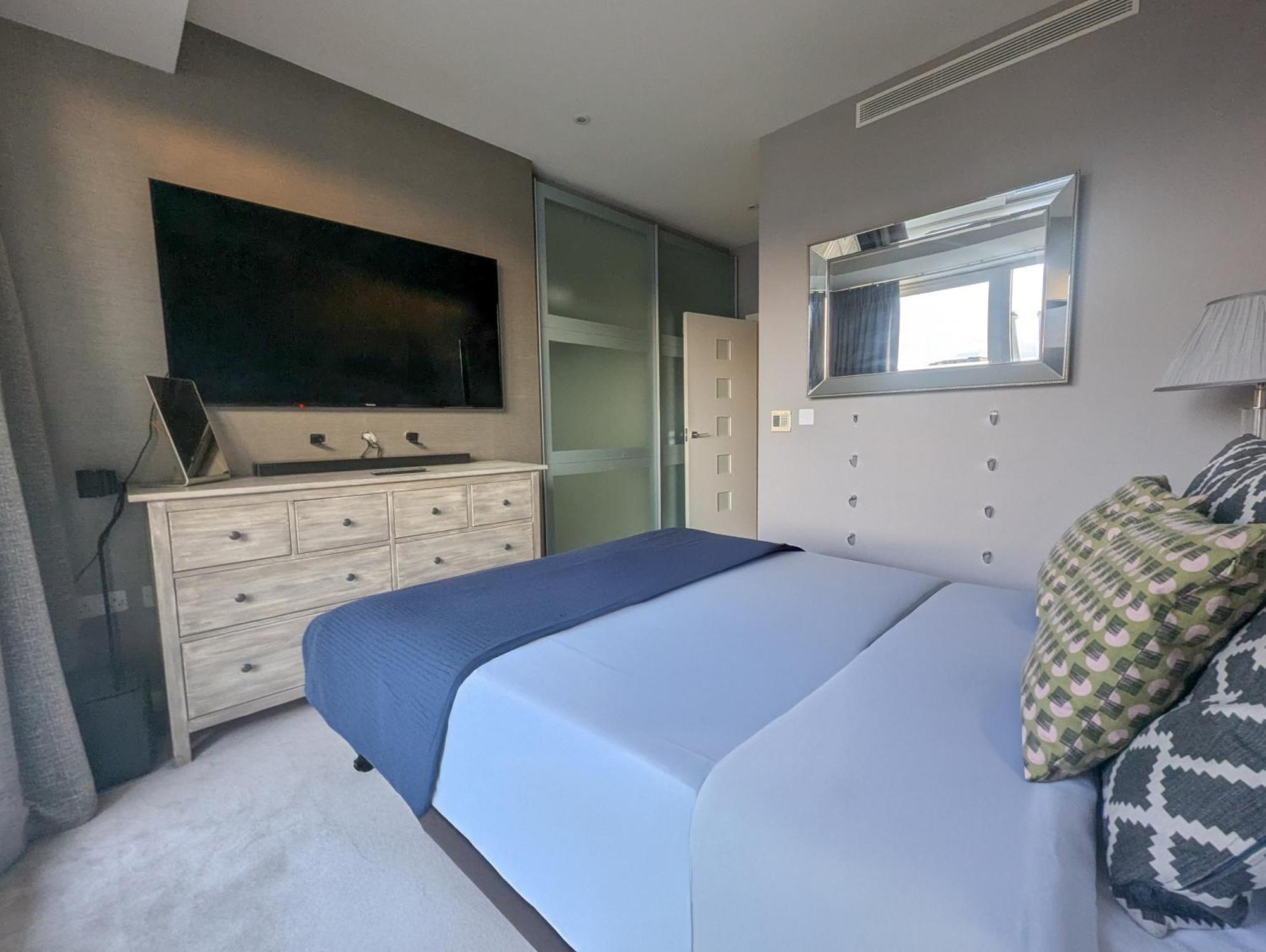 Estatesmen Chelsea Bridge Flat