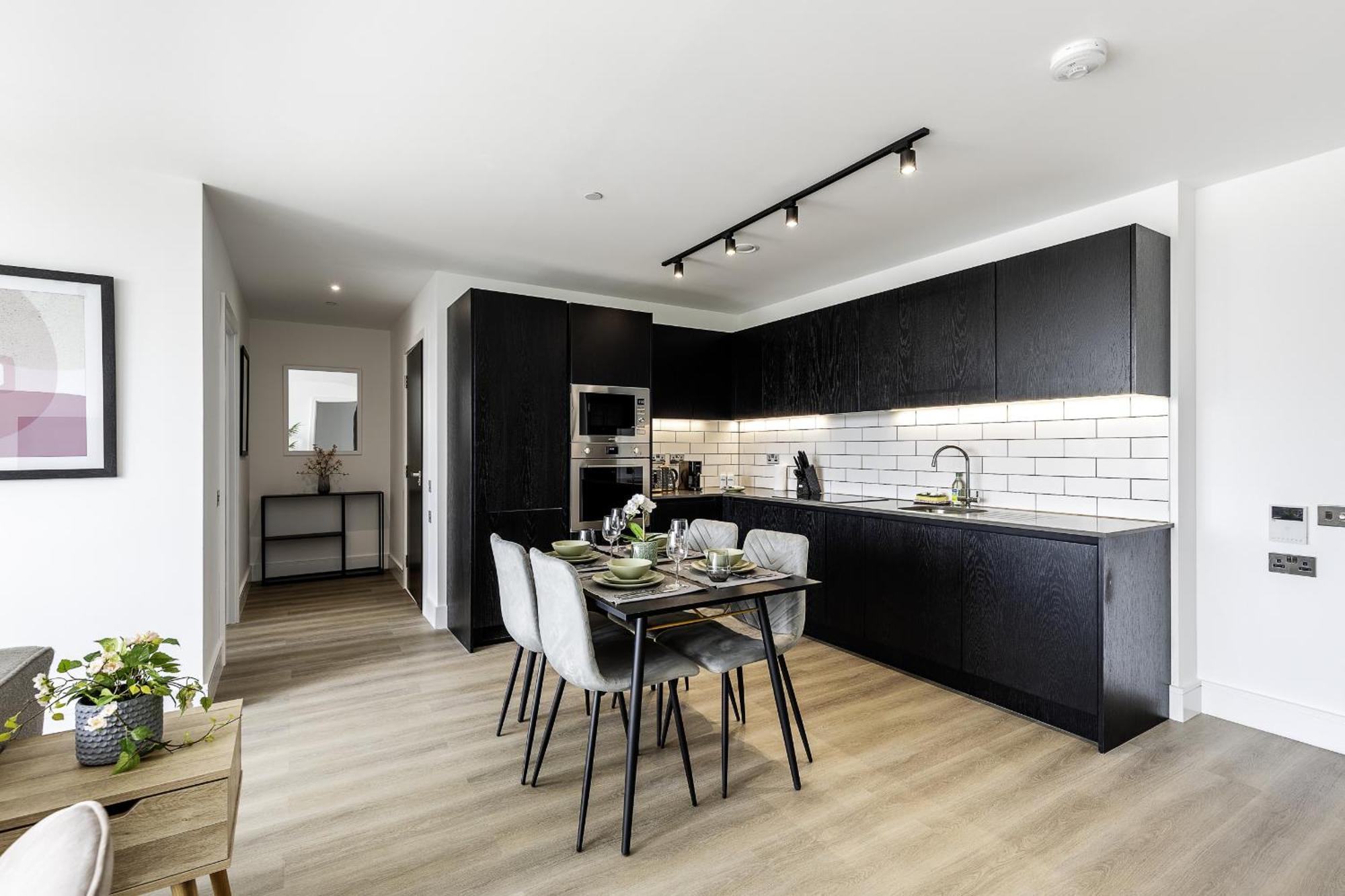 North Ken Viii - 2 Bedrooms - 2 Bathrooms - Balcony - Concierge