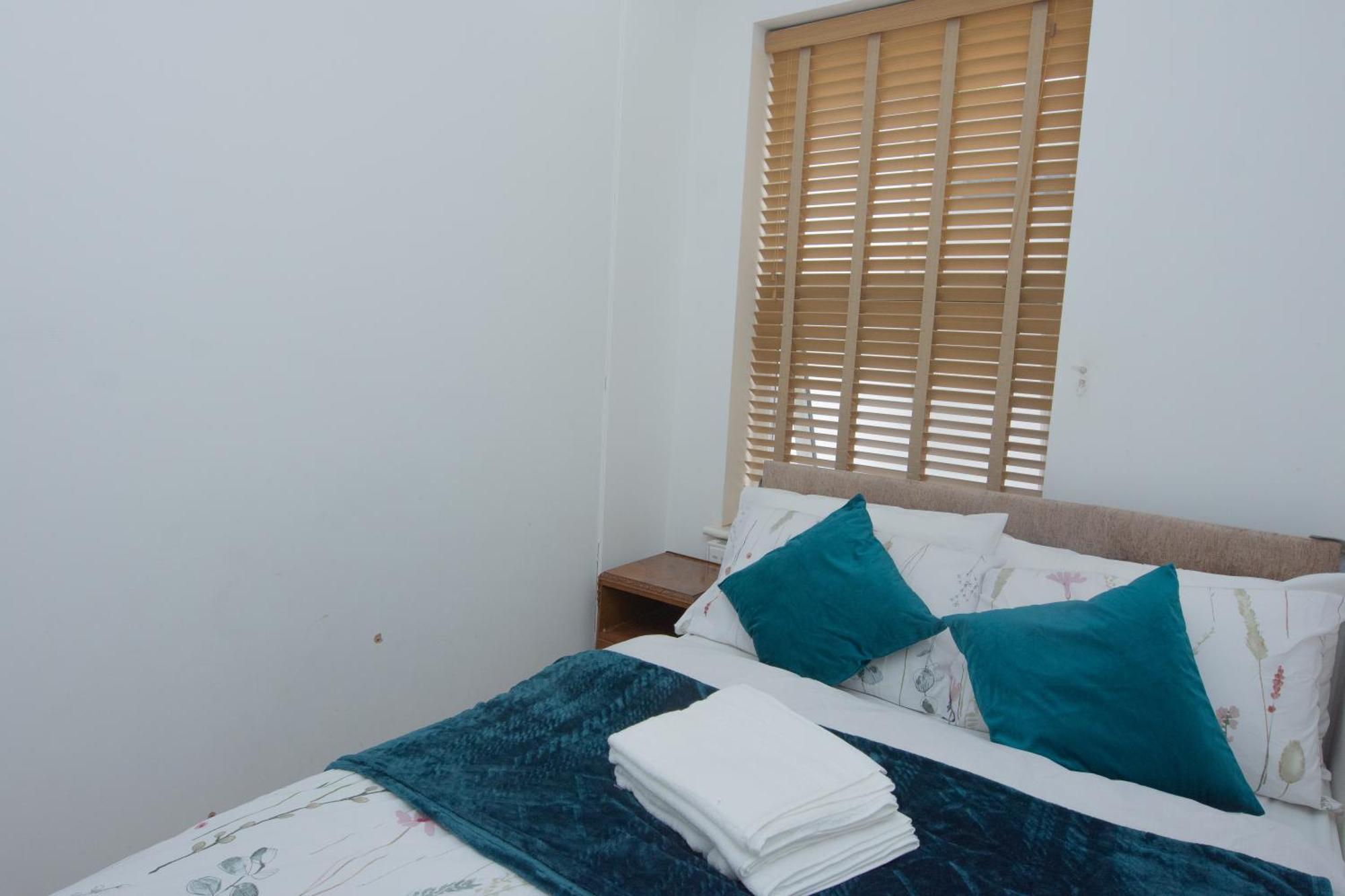 Evergreen Apartments, Flat 3,