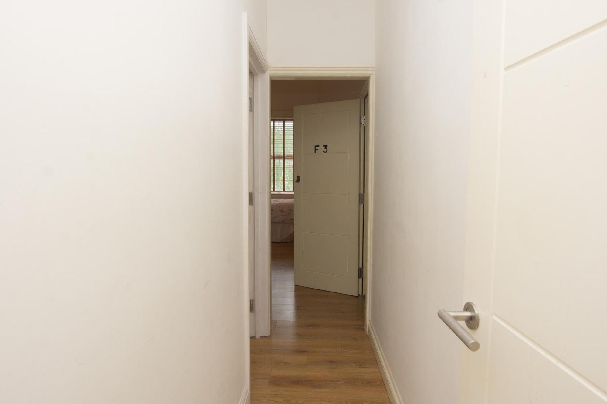 Evergreen Apartments, Flat 3, Apartment London