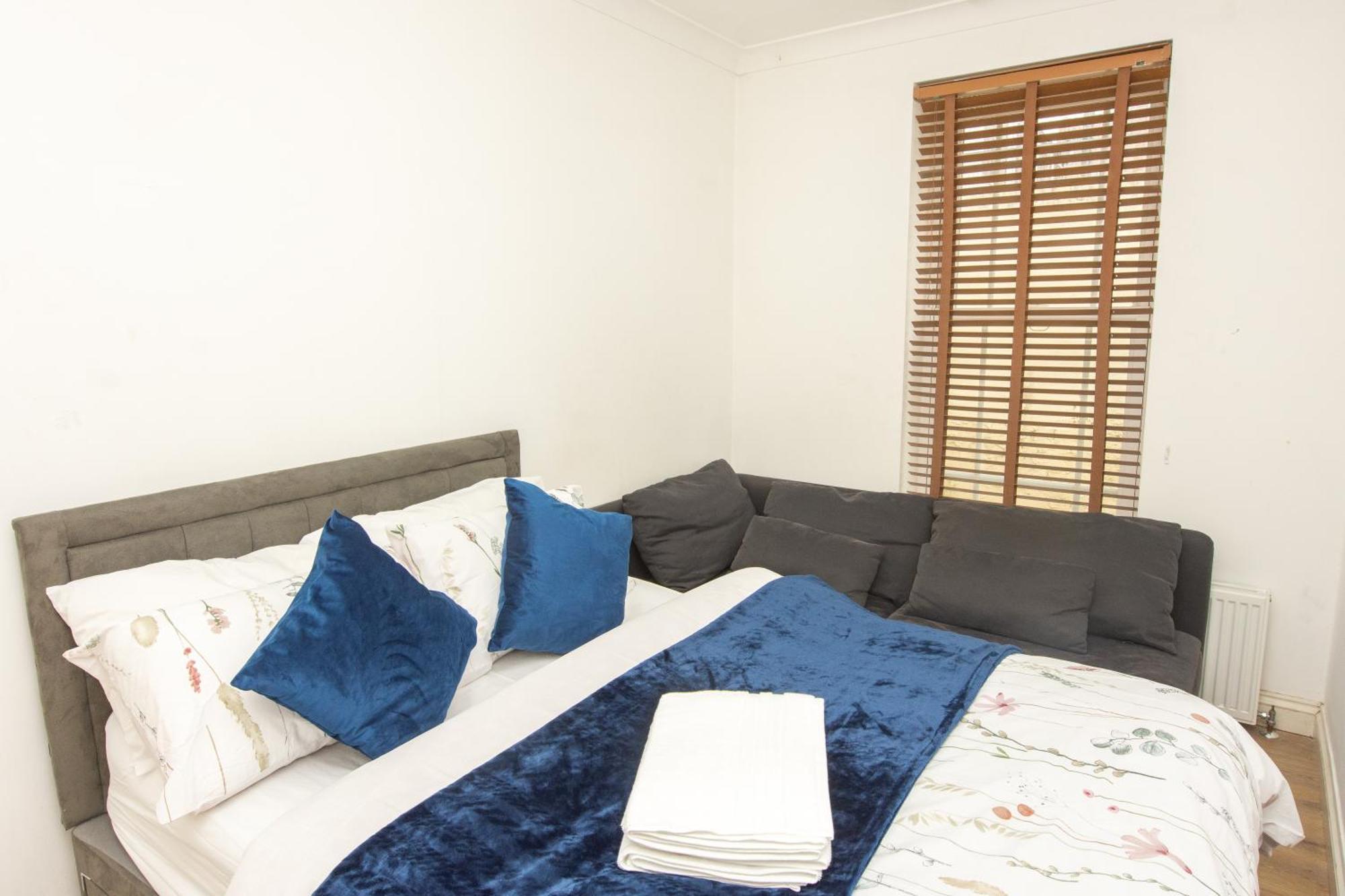 Apartment Evergreen Apartments- Flat 2 *