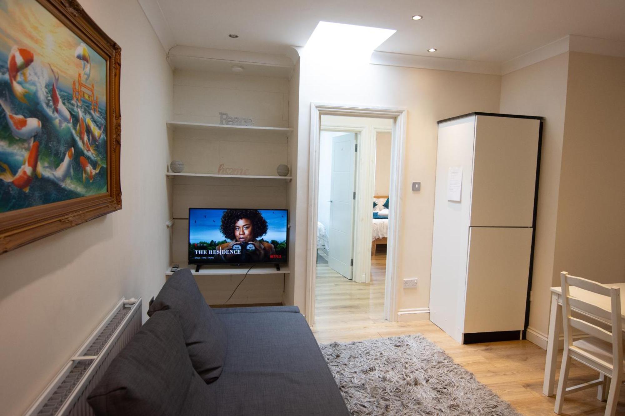 Evergreen Apartments- Flat 2 Apartment London