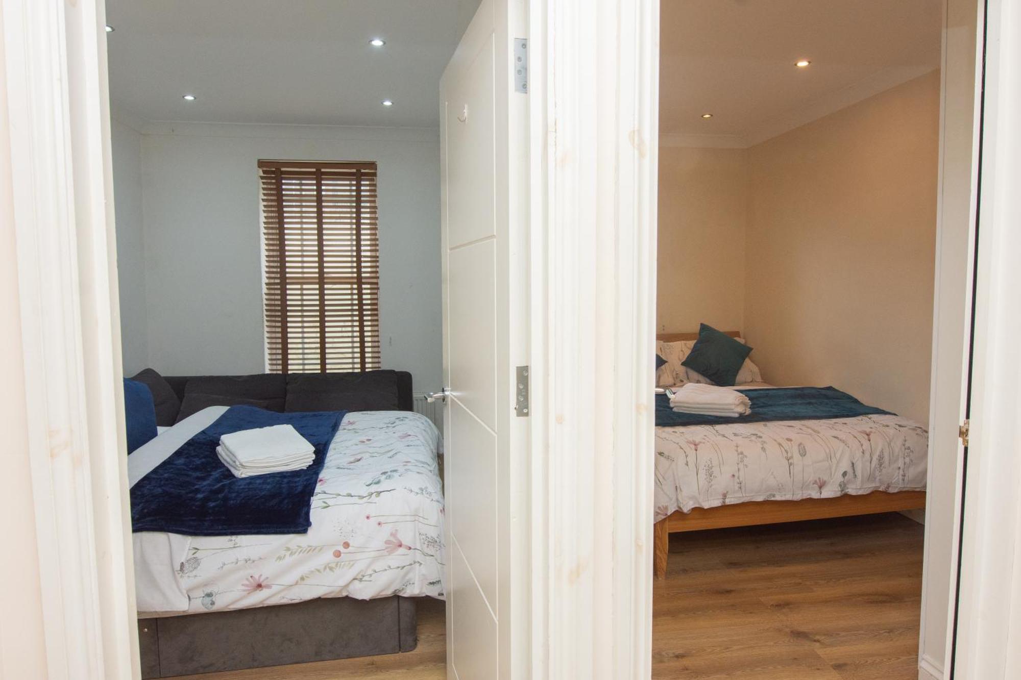 Apartment Evergreen Apartments- Flat 2 London