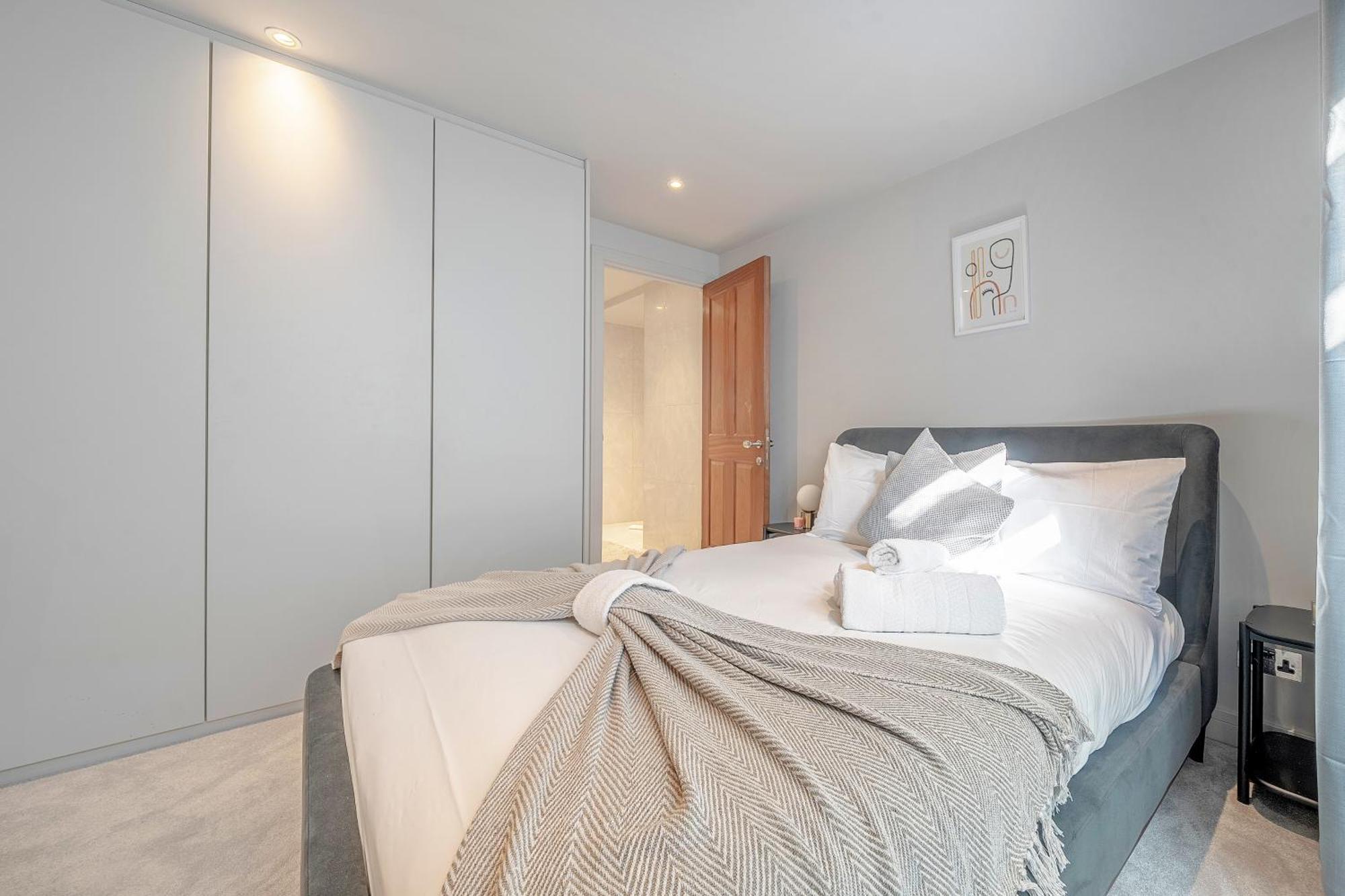 Luxurious 4 Bedroom In Kensington Сasa de vacaciones