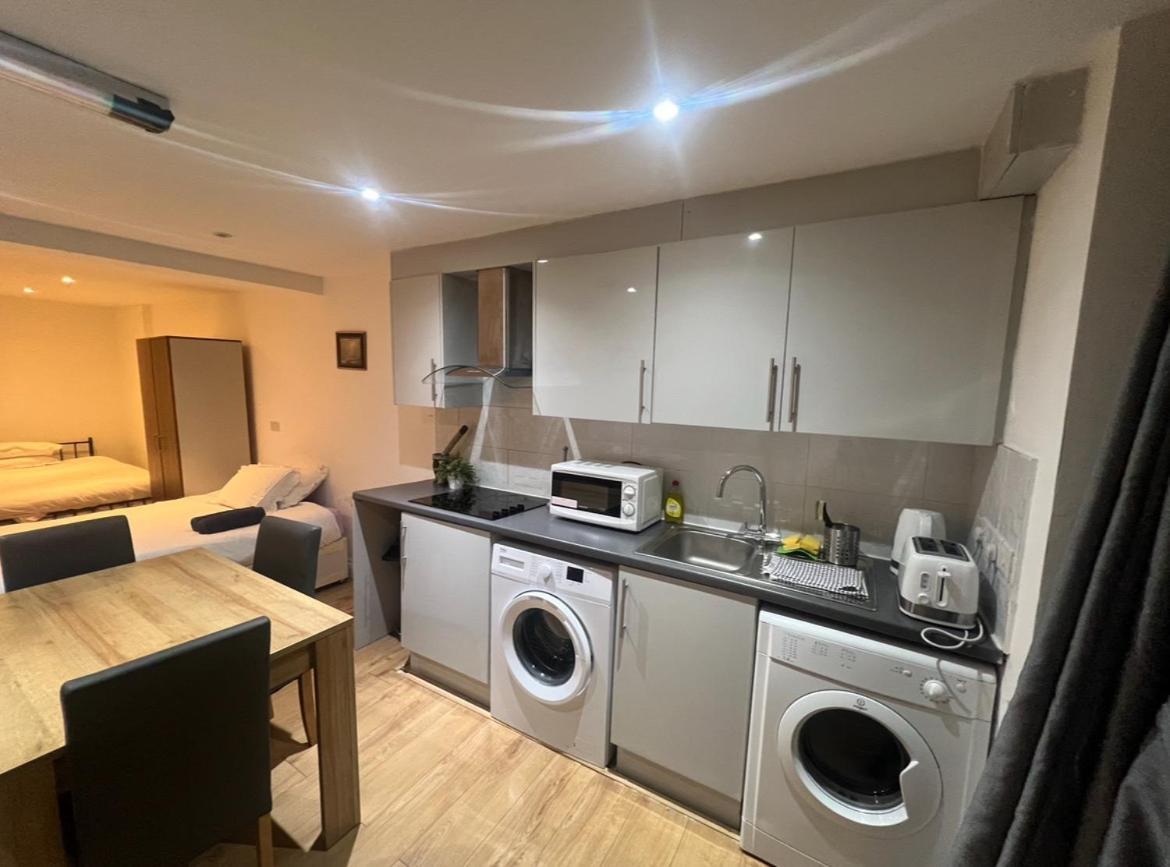 Appartement Large Flat Uxbridge Road