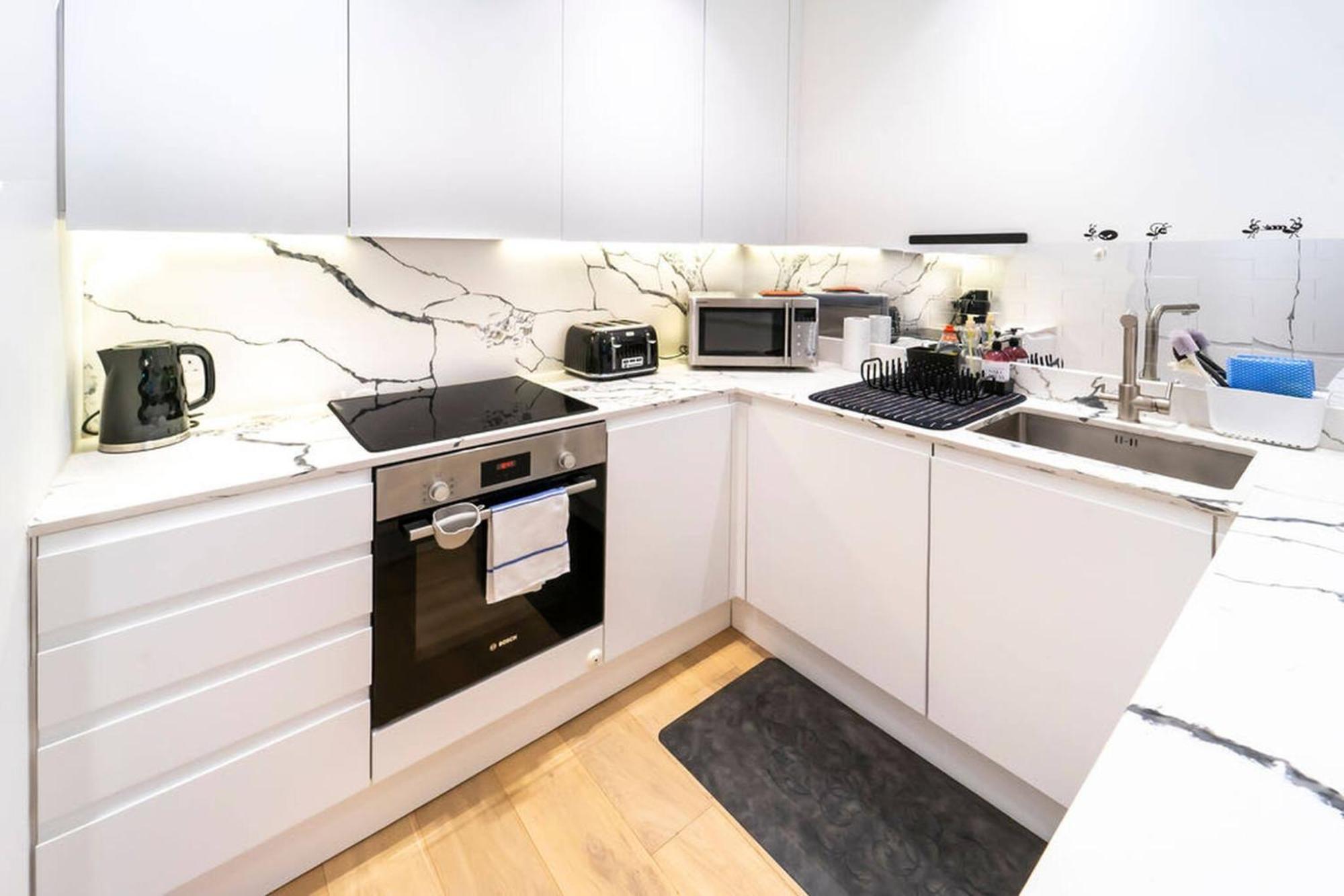 Modern Ealing Common Duplex * Londres