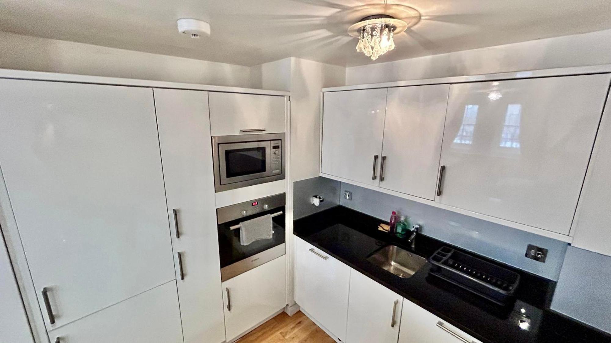 Detached House With Free Parking In Little Venice Near Paddington Hyde Park * Londen