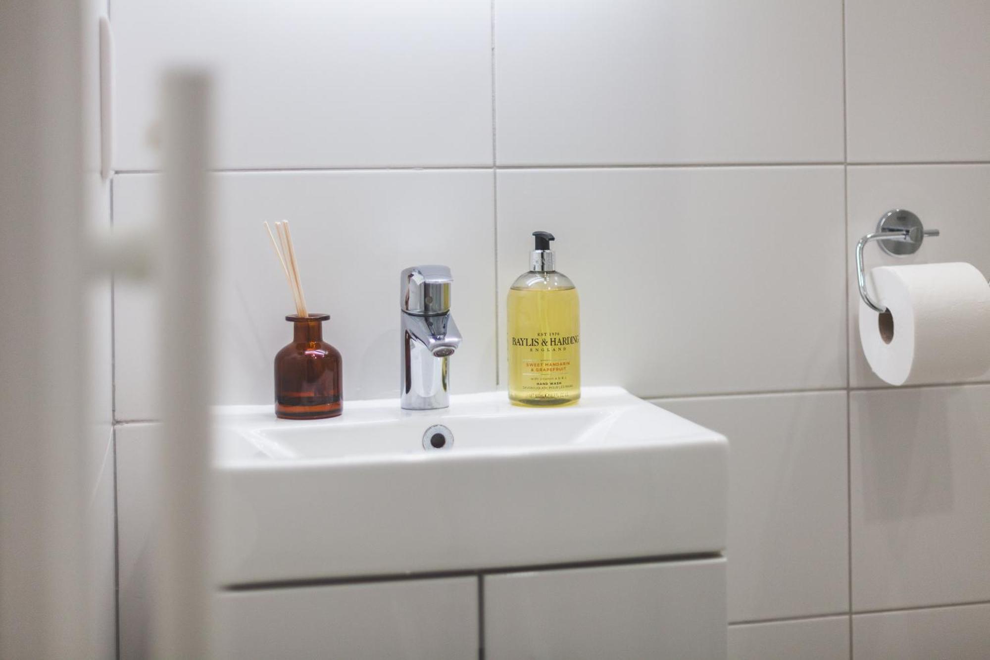 Bright 1br Floor Flat In Hoxton, 5 Min Tube *