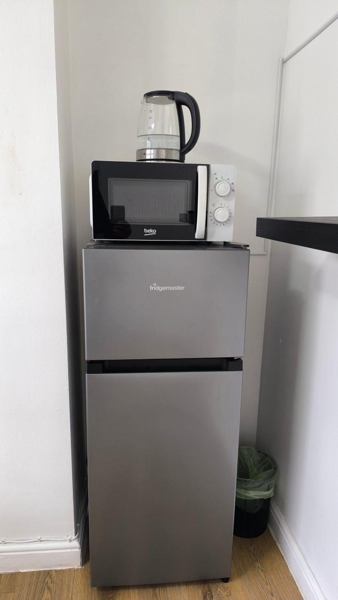 Guest house 4 Person 3min From South Wimbeldon Tube Station Room2 London