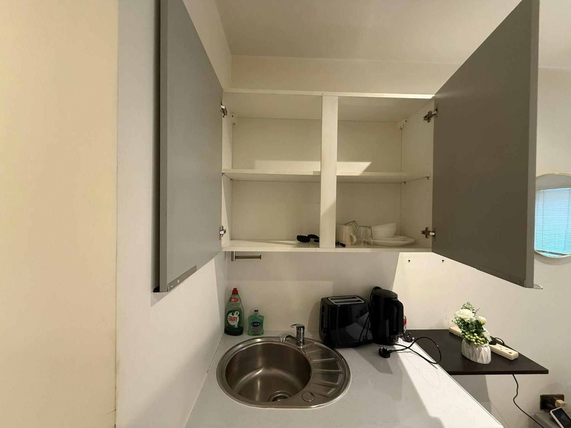 Letzi Premium Cozy Retreat Private En-suite Rooms, Wembley * London