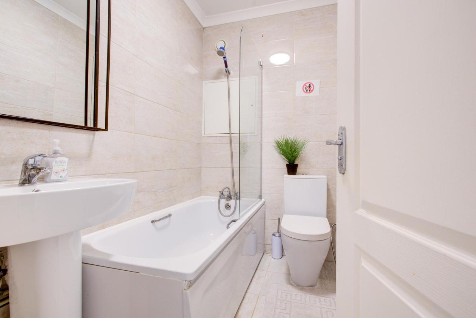 Central 4-Bedroom Gem Stylish & Walk-Able To Everything *