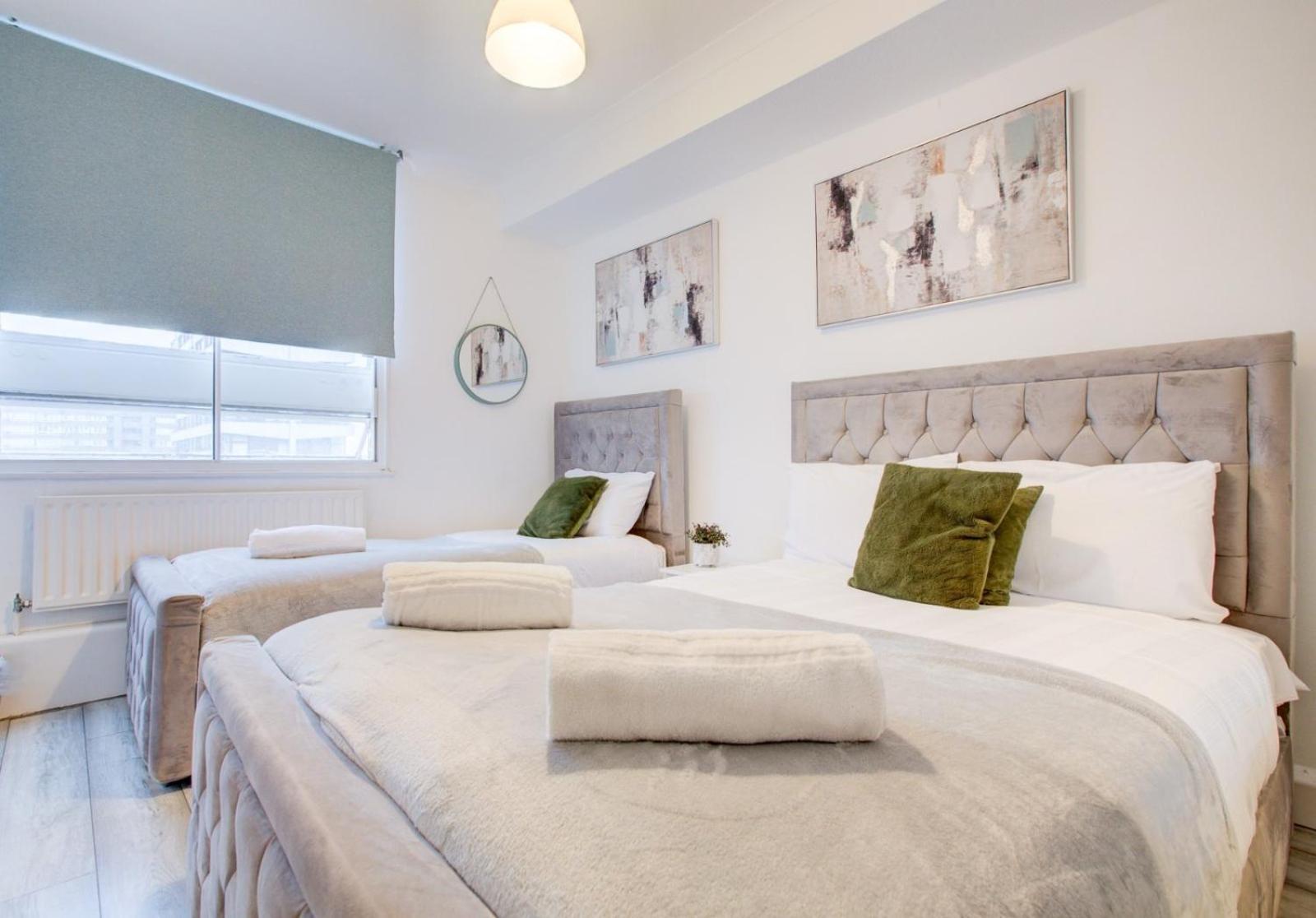 Central 4-Bedroom Gem Stylish & Walk-Able To Everything Apartment