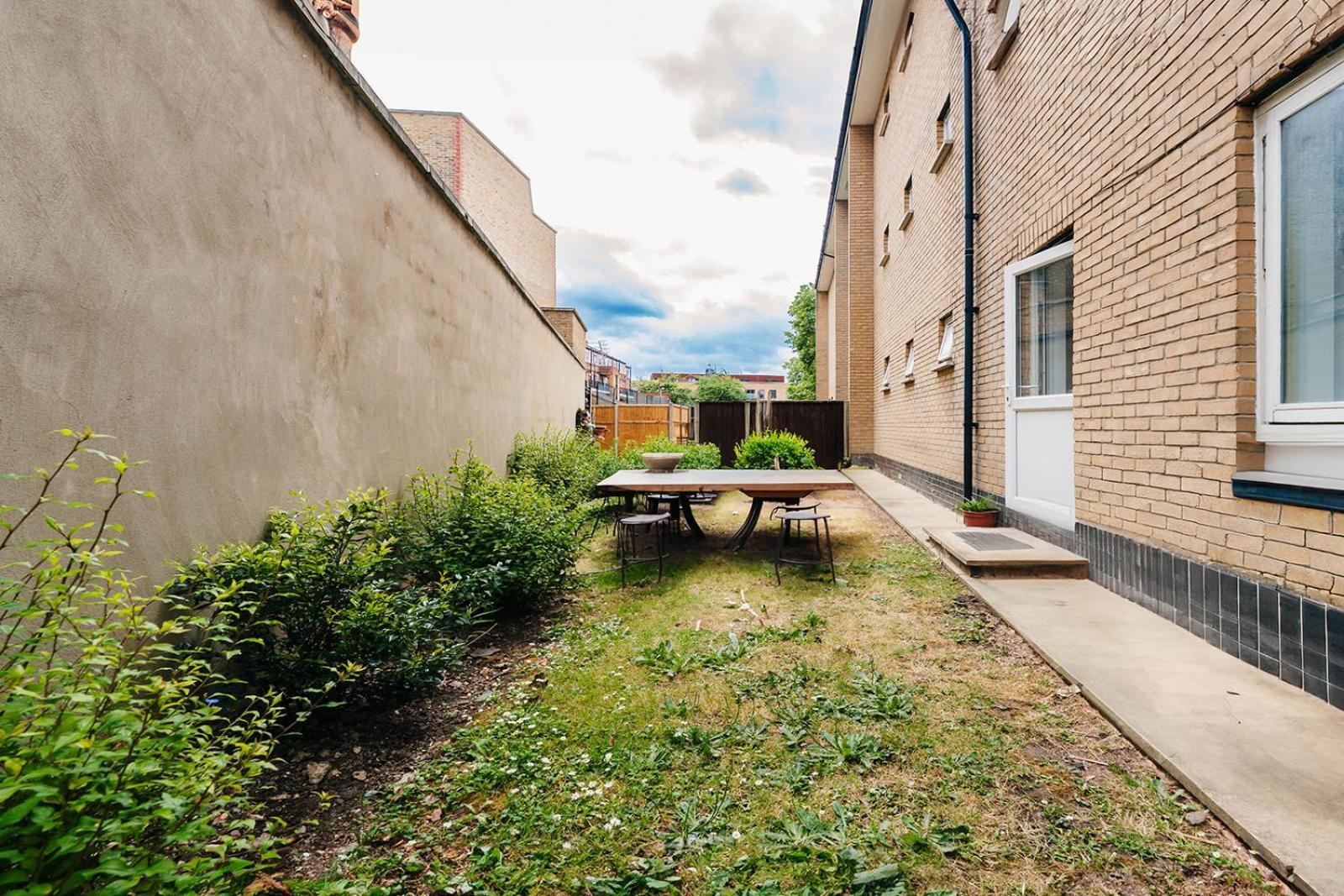 Appartement 2 Bedroom Near Bridge With A Garden *