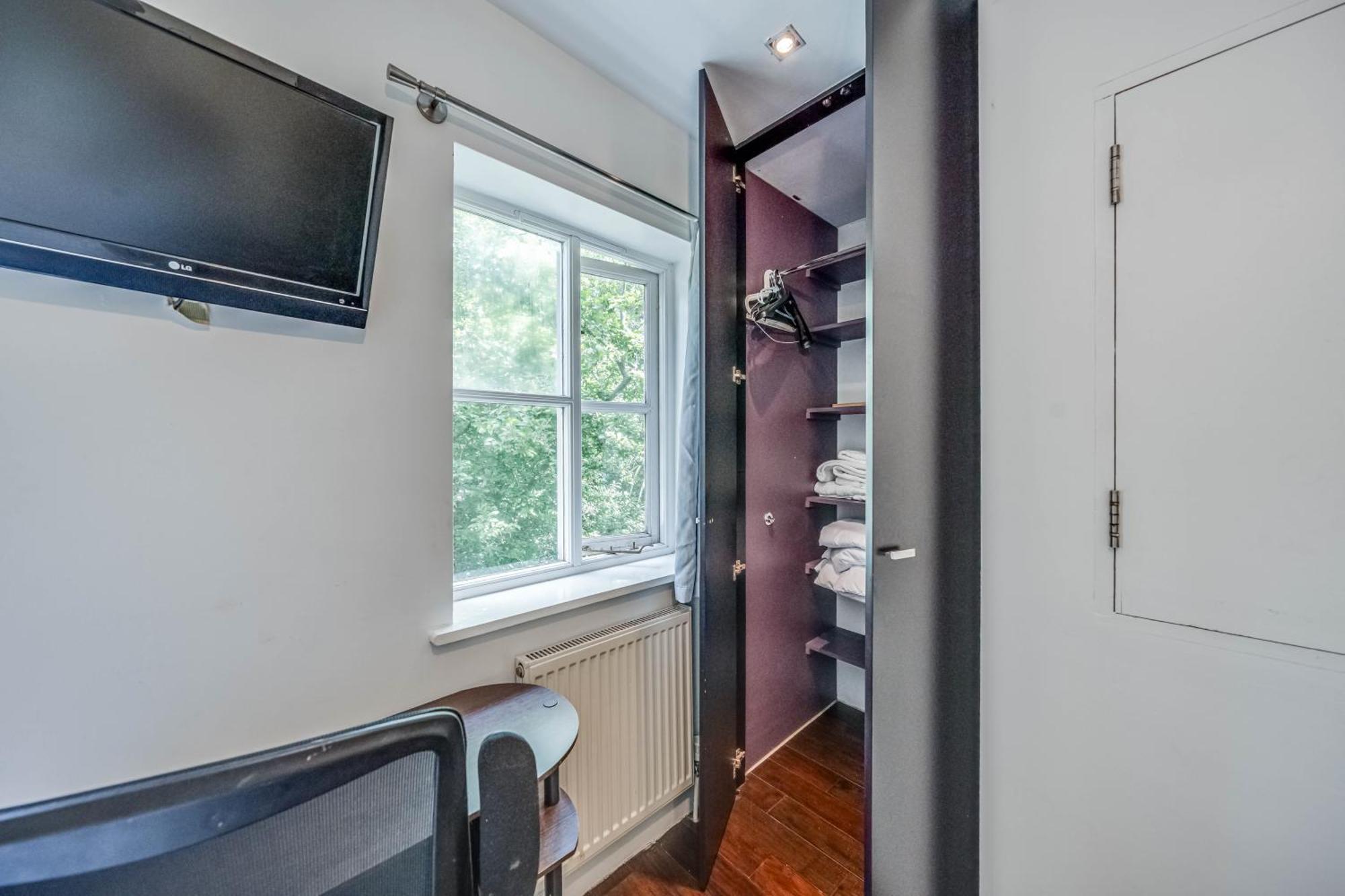 Apartment Stepney Gated Area With Parking & Garden