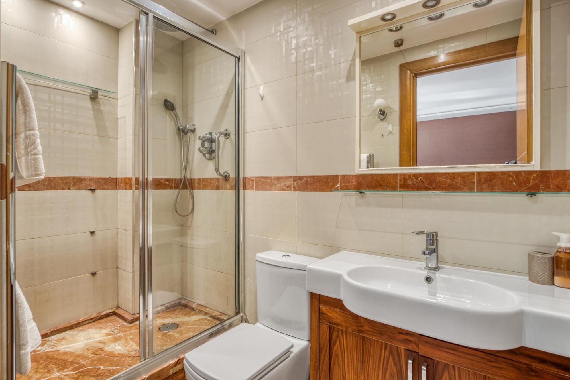 Spacious 3br Flat With Ac 3 Ensuite Bidets Near Selfridges And Hyde Park Apartment London