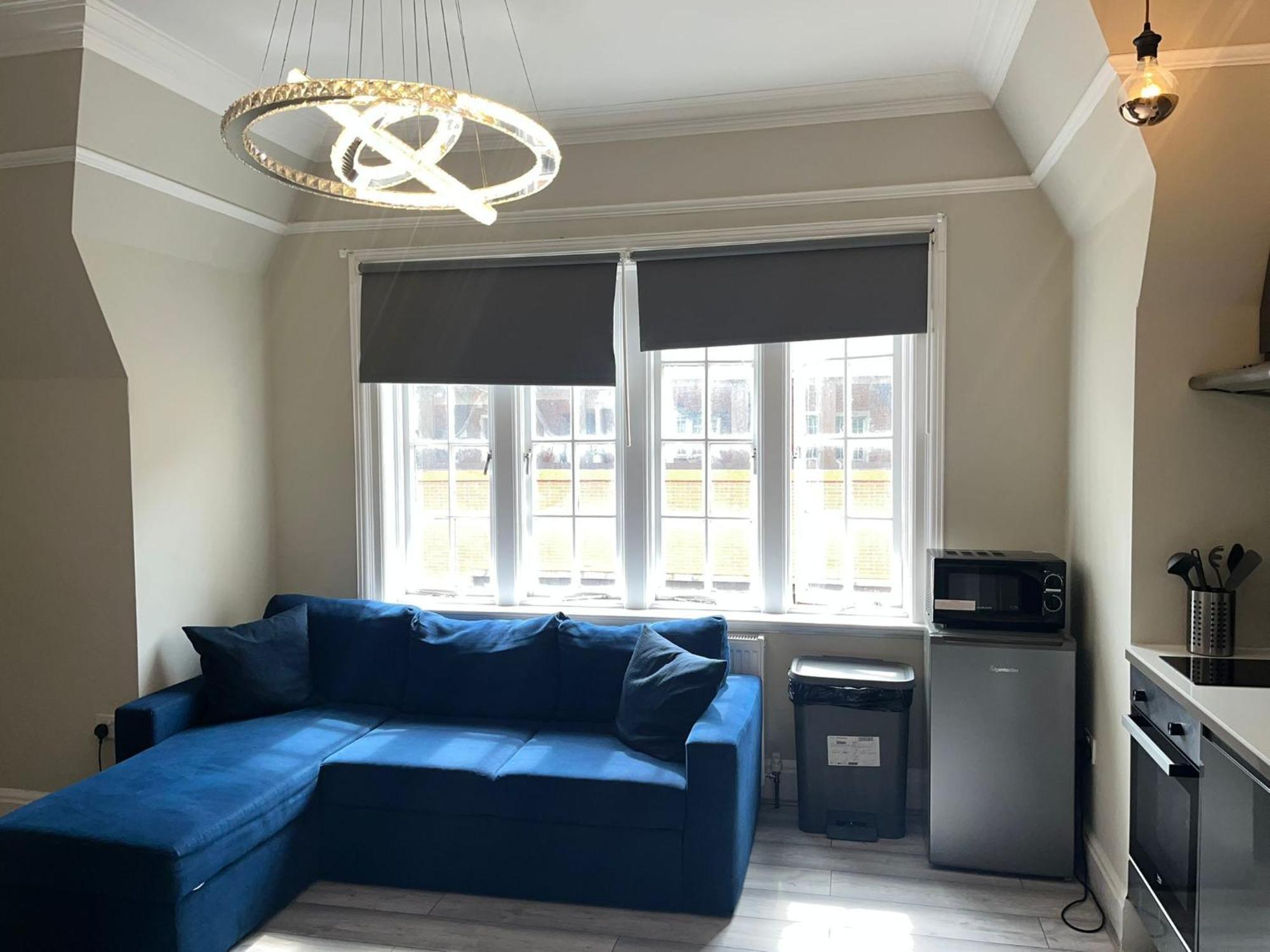 In The Heart Of High Street Kensington Apartment