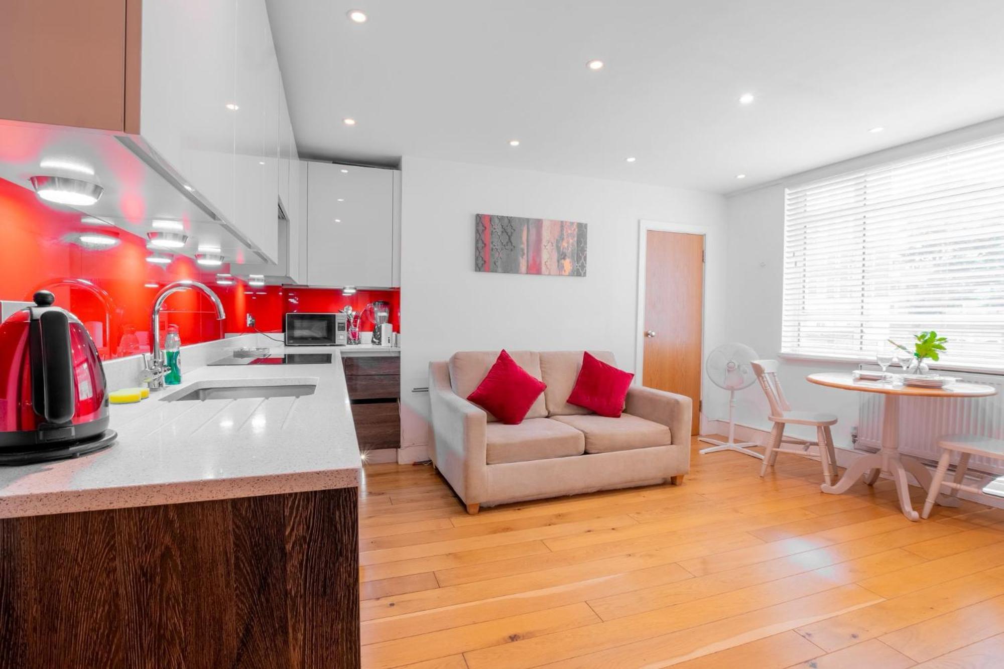 Apartamento 1 Bed Flat In Nell Gwynn House, Sleeps 4, Steps From Harrods & Hyde Park, 24 Hour Reception Londres