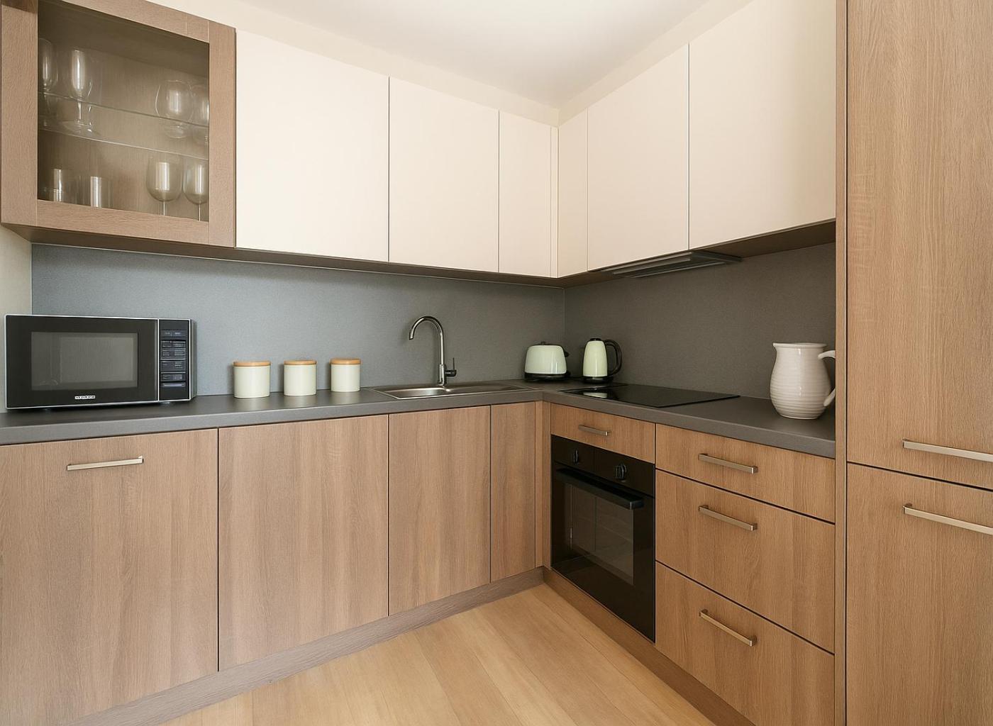 1 Bed In Ravenscourt Park Londen