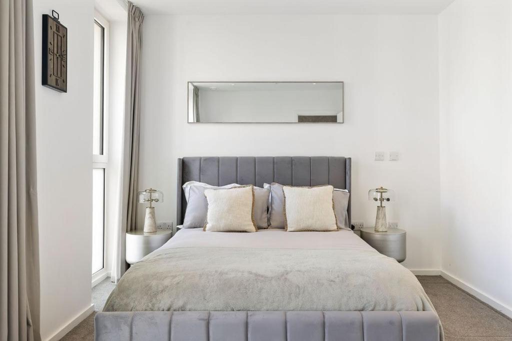 Luxury 2 Bed In Olympic Village Appartement