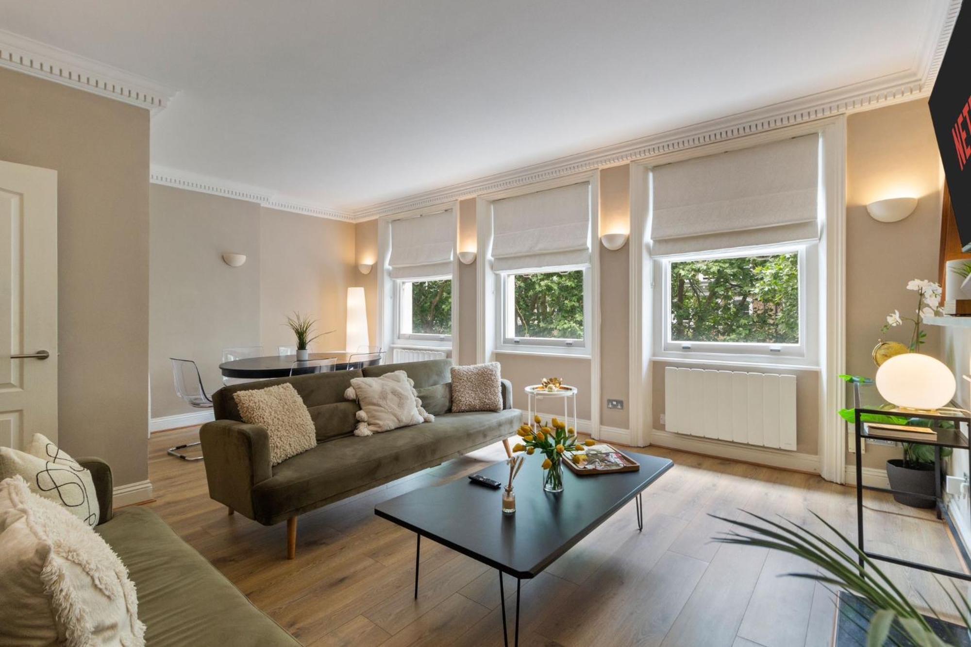 Beaufort Gardens In Knightsbridge Apartment