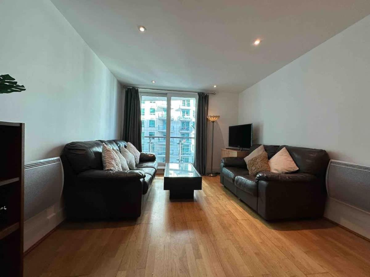 Apartment Compact 2 Bed Good Transport Links London