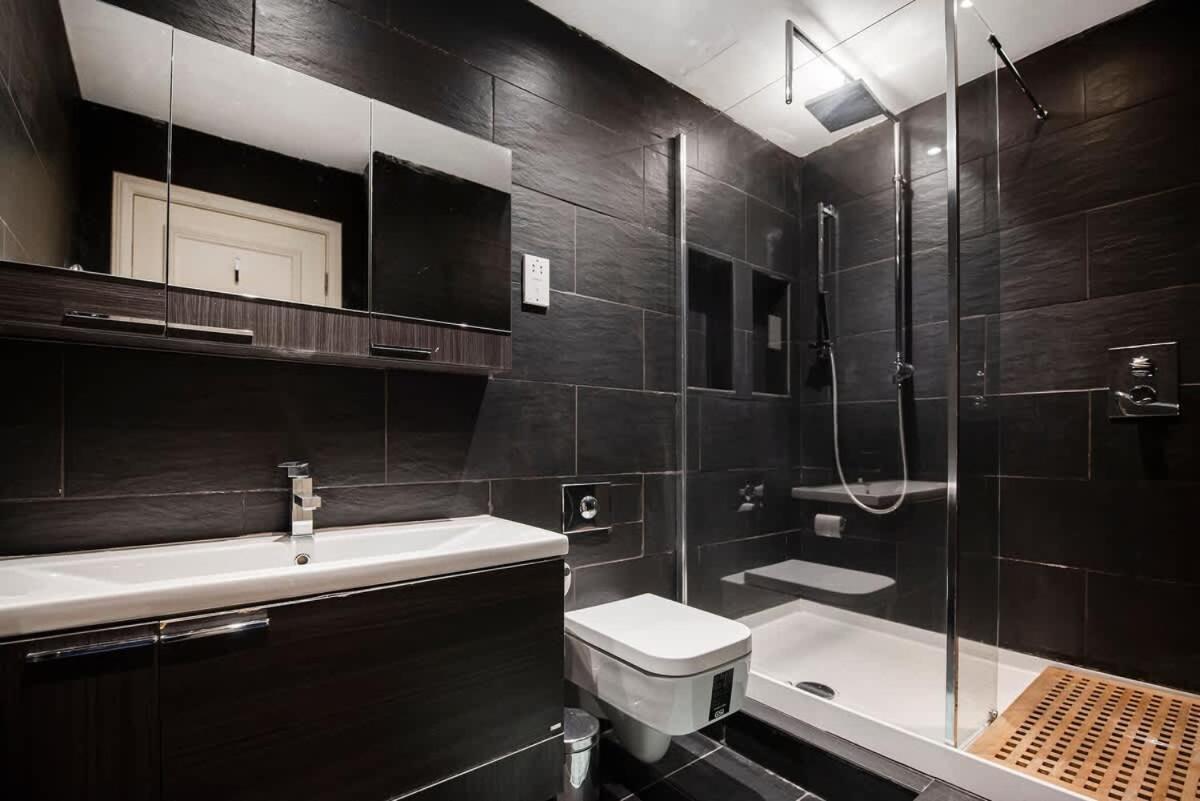 2 Bed Maissonette Appartement *