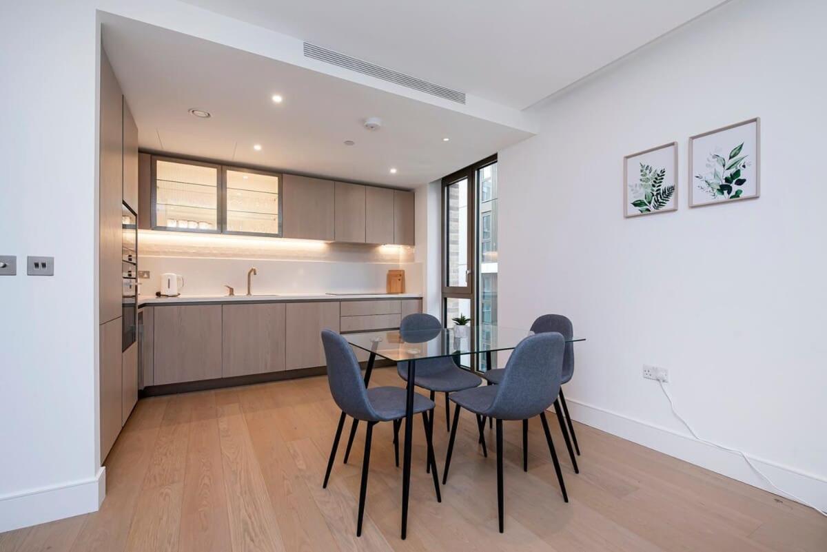 Lux And Large 2 Bed Battersea Power Station London