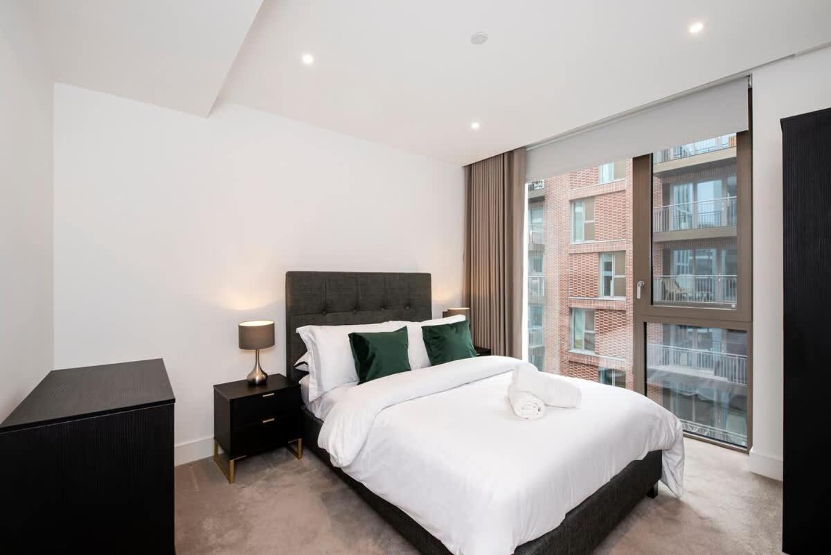 Lux And Large 2 Bed Battersea Power Station London