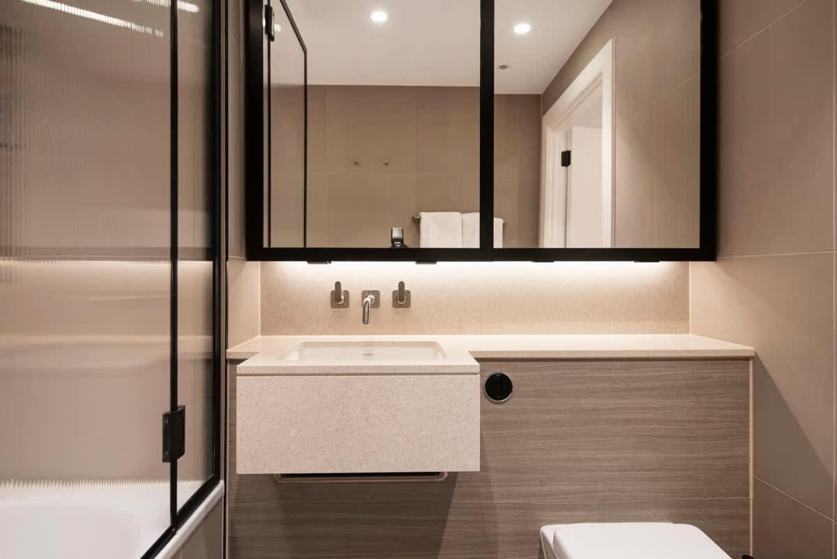 Lux And Large 2 Bed Battersea Power Station Apartment