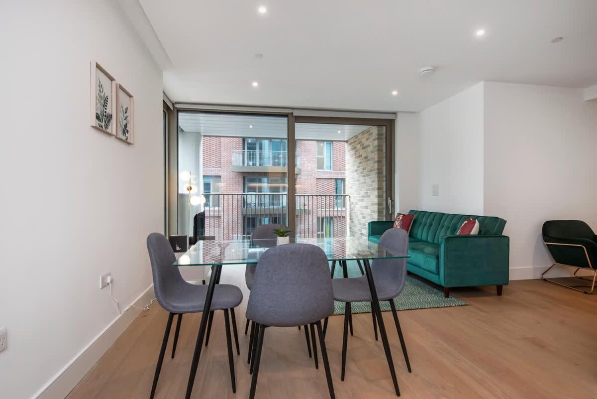 Lux And Large 2 Bed Battersea Power Station * London