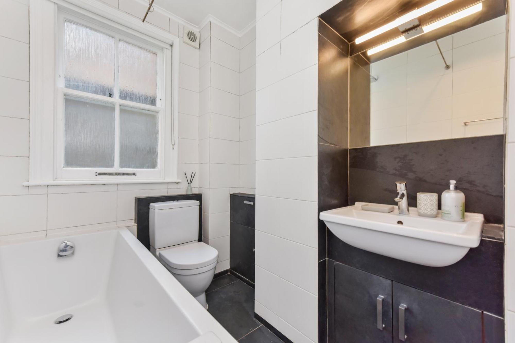 Spacious 3 Bed South Bank Apartamento