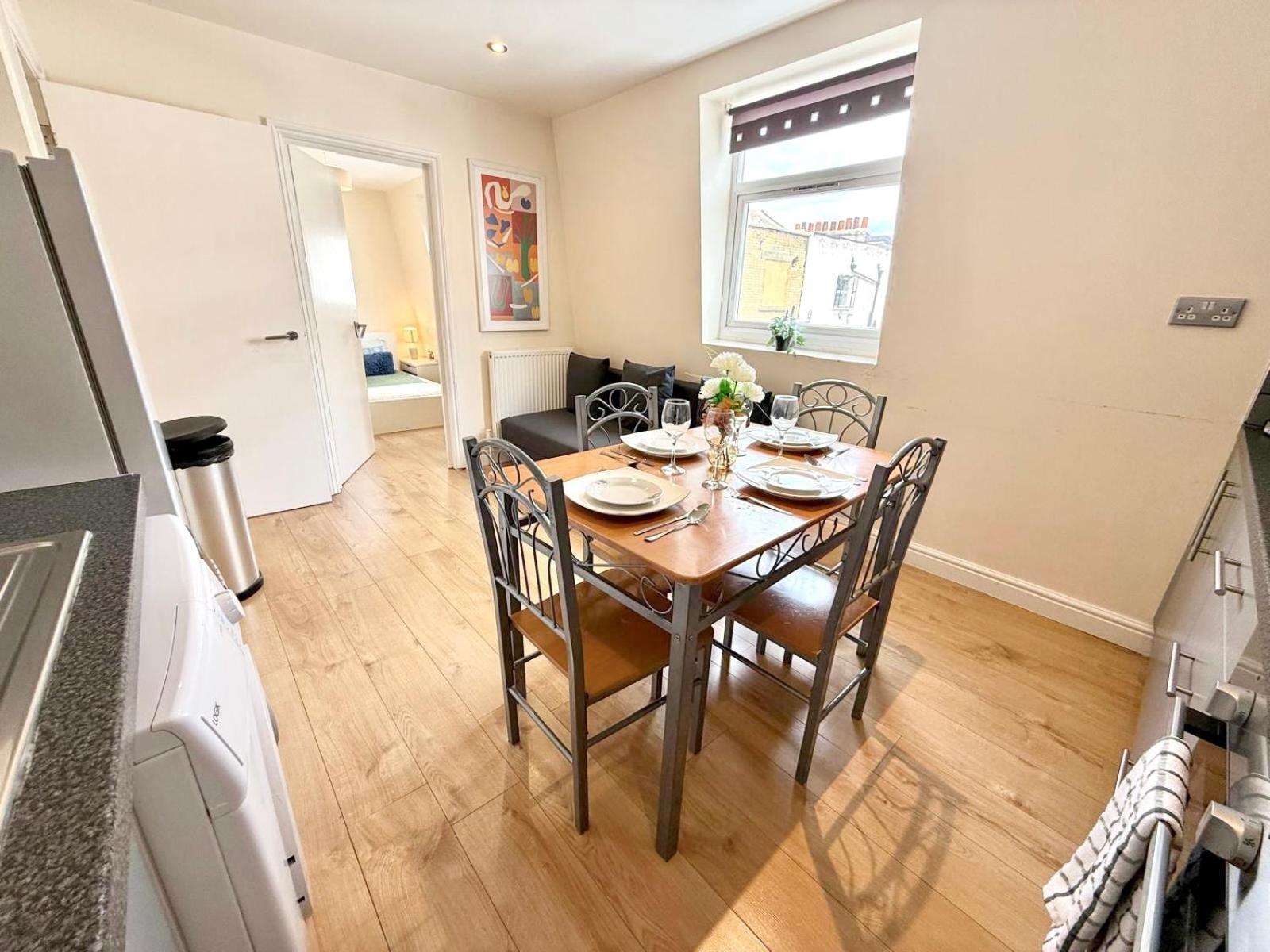 Apartment Lovely 3 Bedroom Flat , Aldgate, Tower Hill, Whitechapel