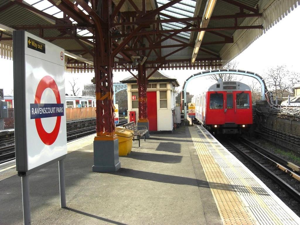 Prime Location! Cozy By Riverside,tube, Shops Apartment