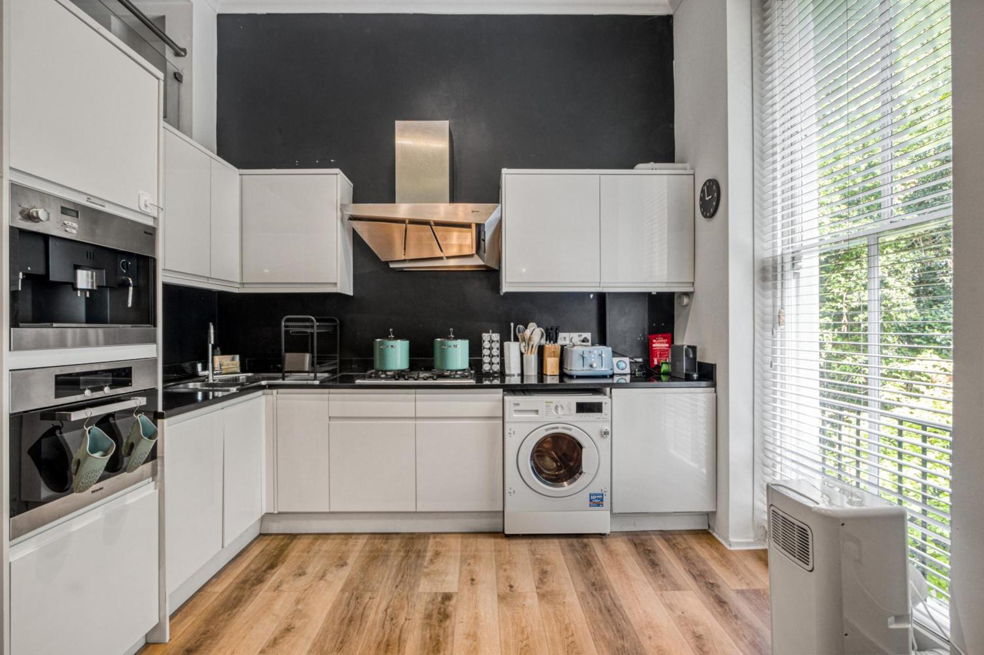 3.5 High Ceilings - Centrally Located * Londres