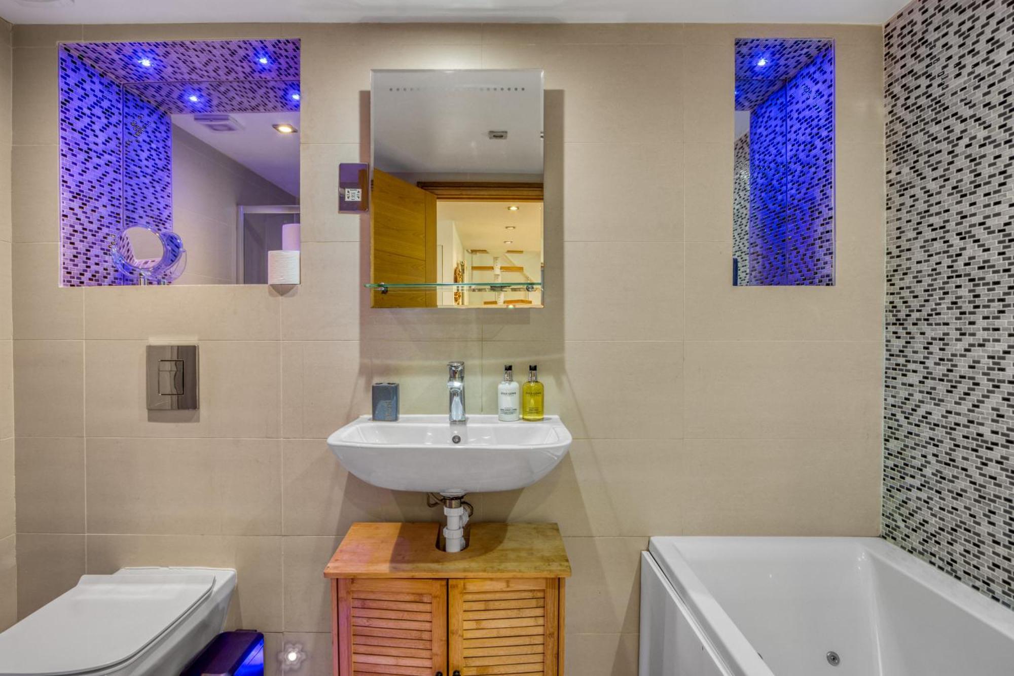 Apartamento 3.5 High Ceilings - Centrally Located Londres