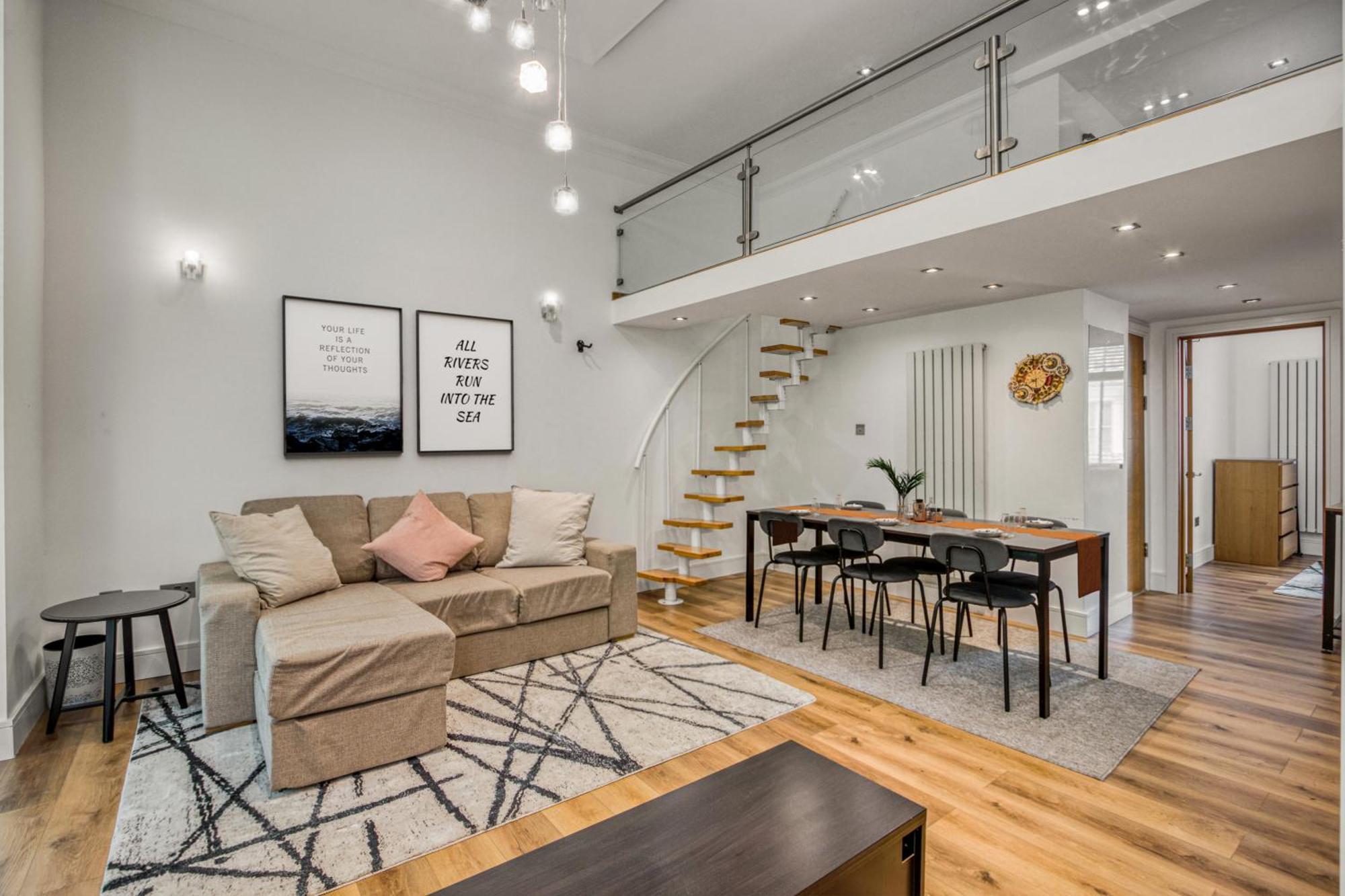 3.5 High Ceilings - Centrally Located