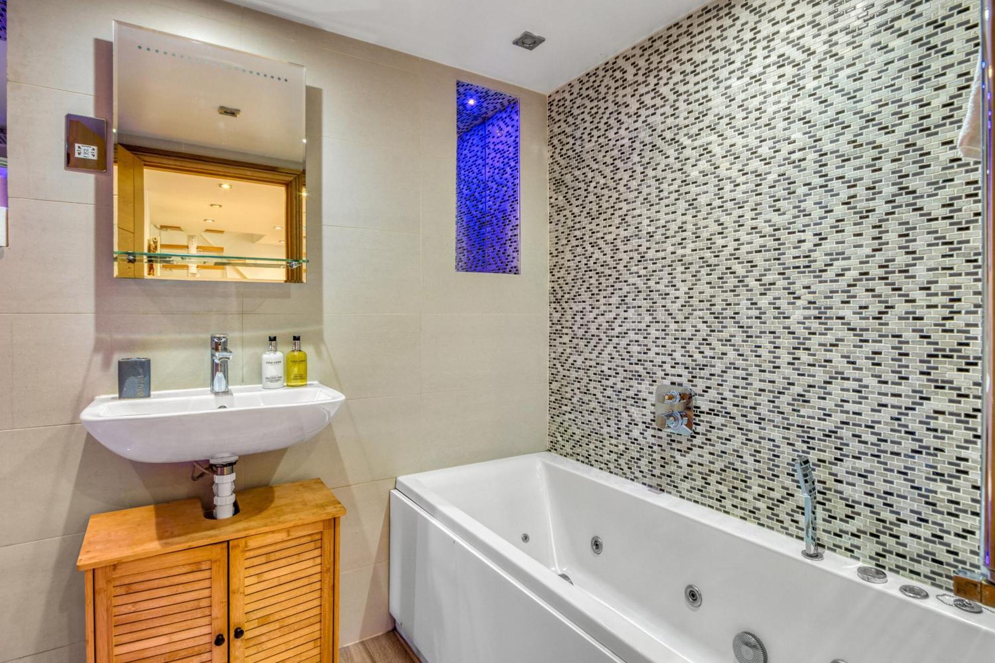 3.5 High Ceilings - Centrally Located Londres