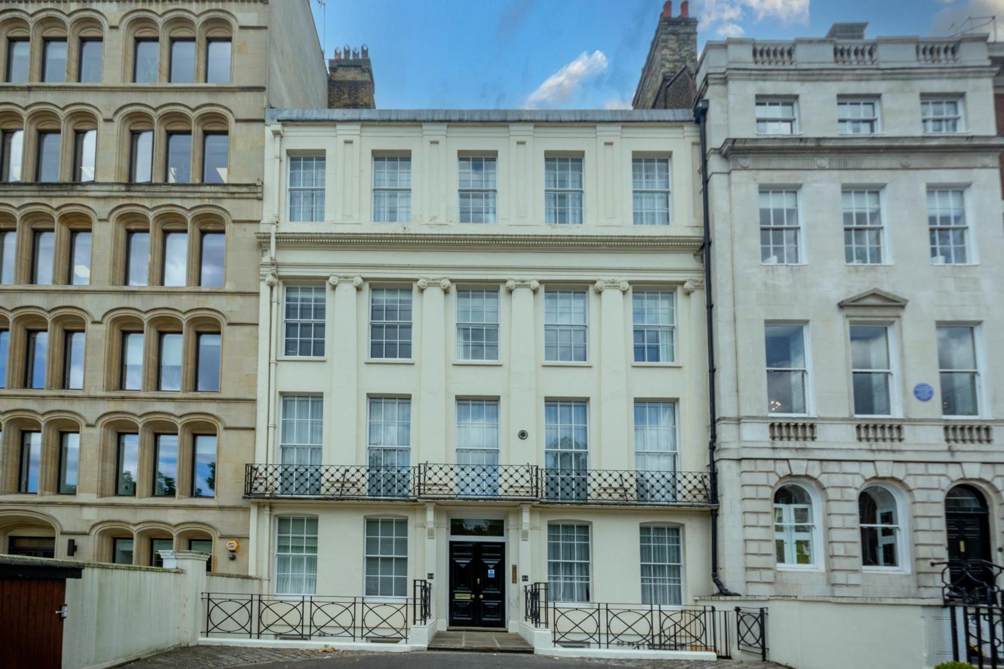 Be - The Lincoln's Residences